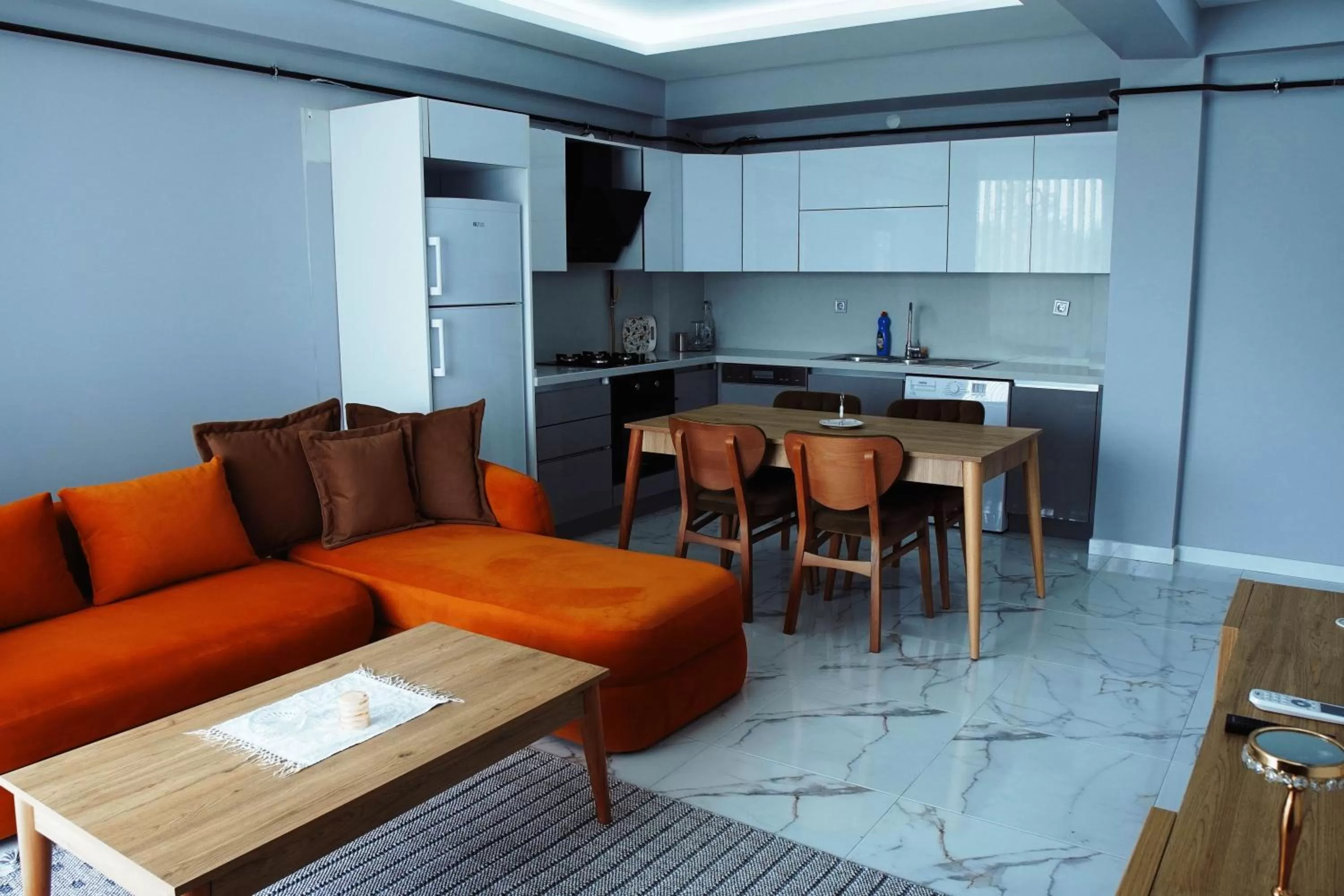 Kitchen or kitchenette, Dining Area in Didi Butik Hotel