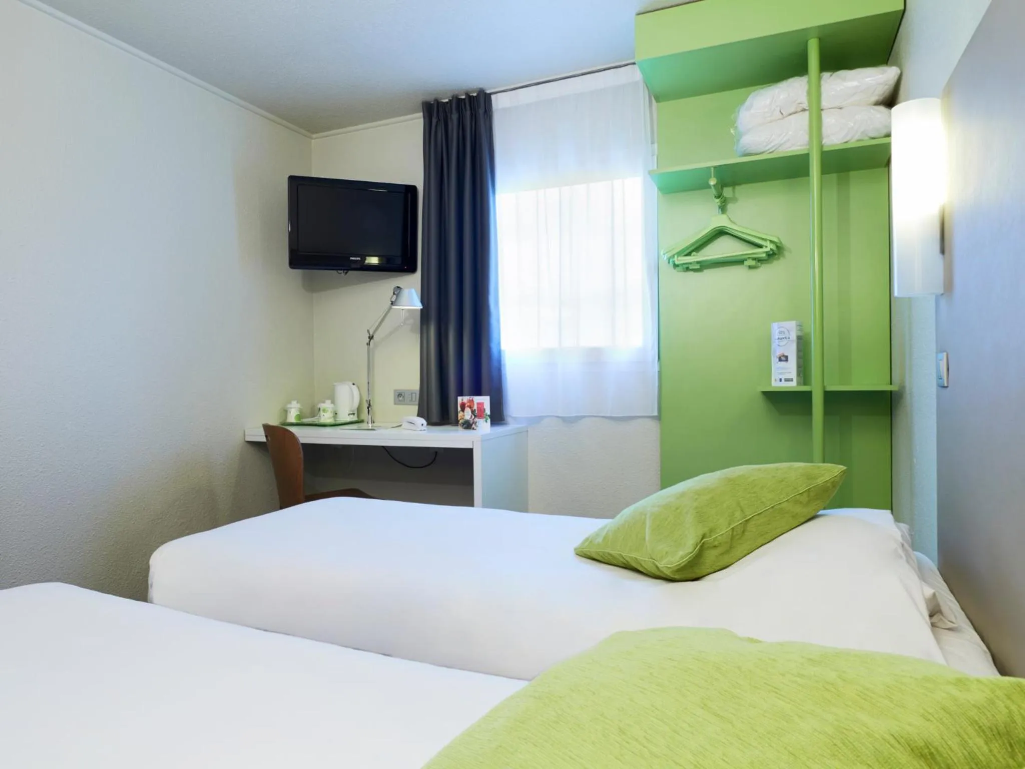 New Generation Triple Room ( 3 Single Beds)	 in Campanile PRIME - Nice Airport
