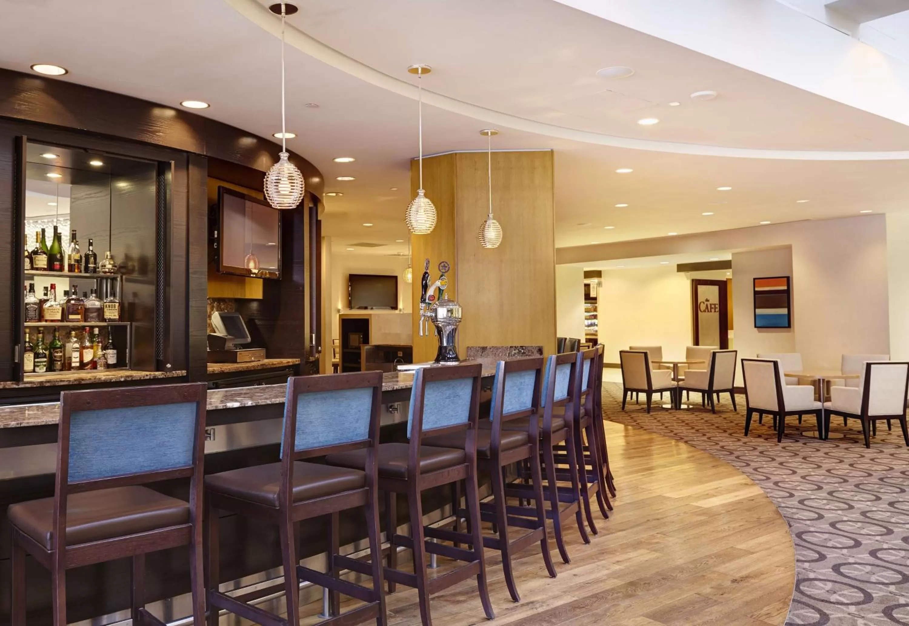 Lounge or bar in DoubleTree by Hilton Washington DC – Crystal City