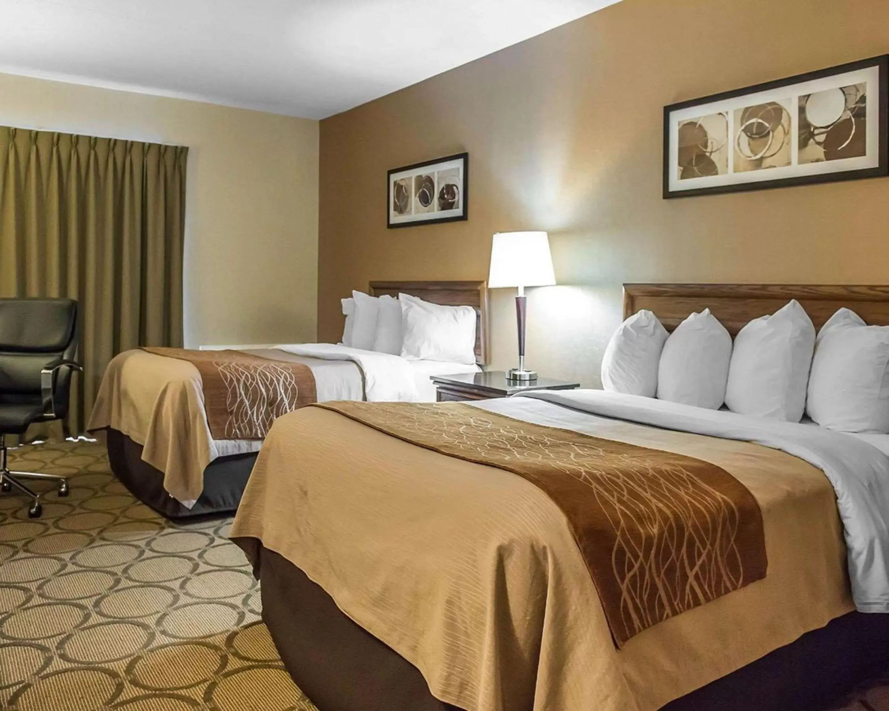 Double Room with Two Double Beds - Ground Floor - Non-Smoking in Comfort Inn Pembroke Double Room with Two Double Beds - Ground Floor - Non-Smoking in Comfort Inn Pembroke