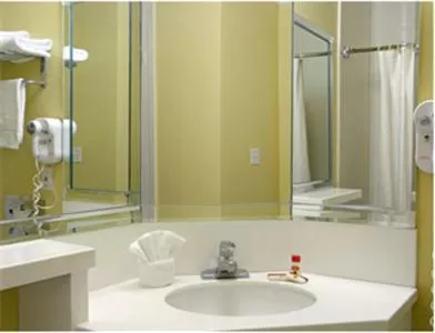 King Room with Mobility/Hearing Impaired Access - Non-Smoking in Super 8 by Wyndham Los Angeles Downtown