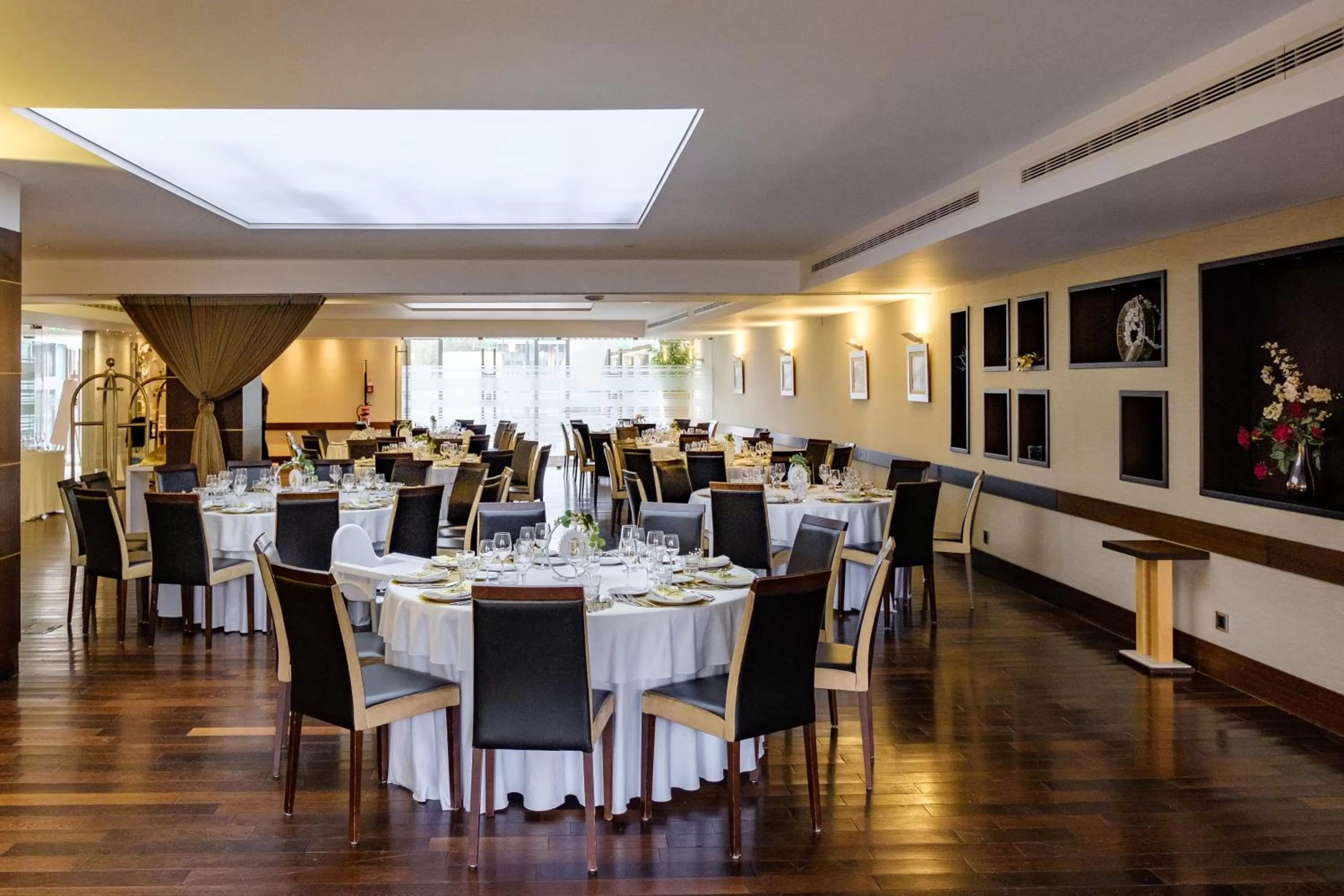 Restaurant/places to eat in Hotel Lux Fatima