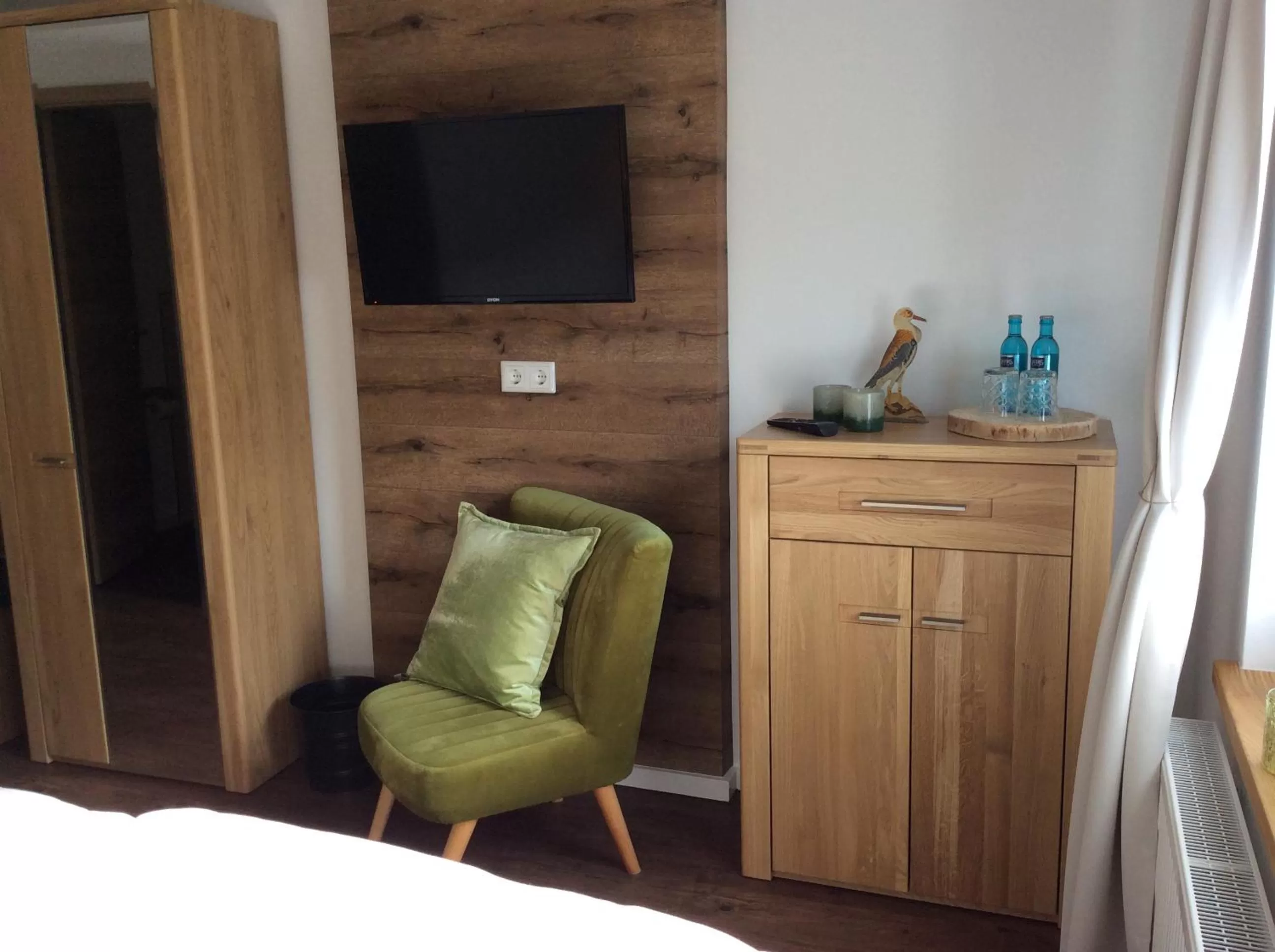 Photo of the whole room, TV/Entertainment Center in Die Sperre