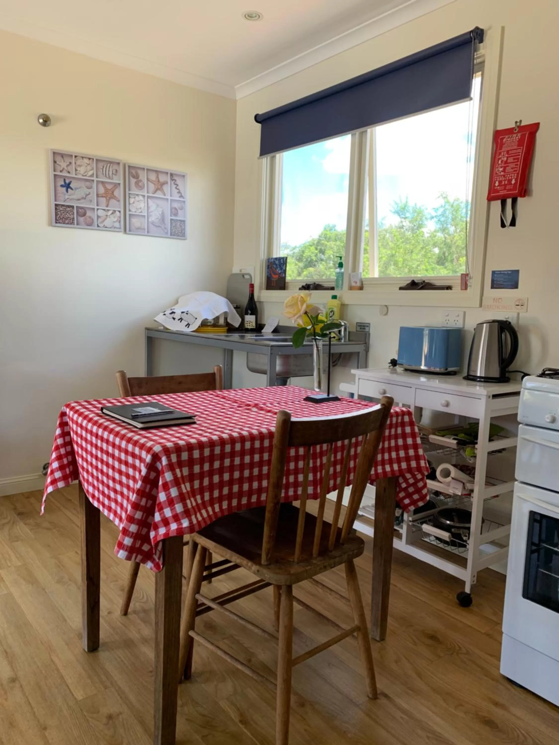 Dining Area in Amazing Views Pet Friendly Bed and Breakfast