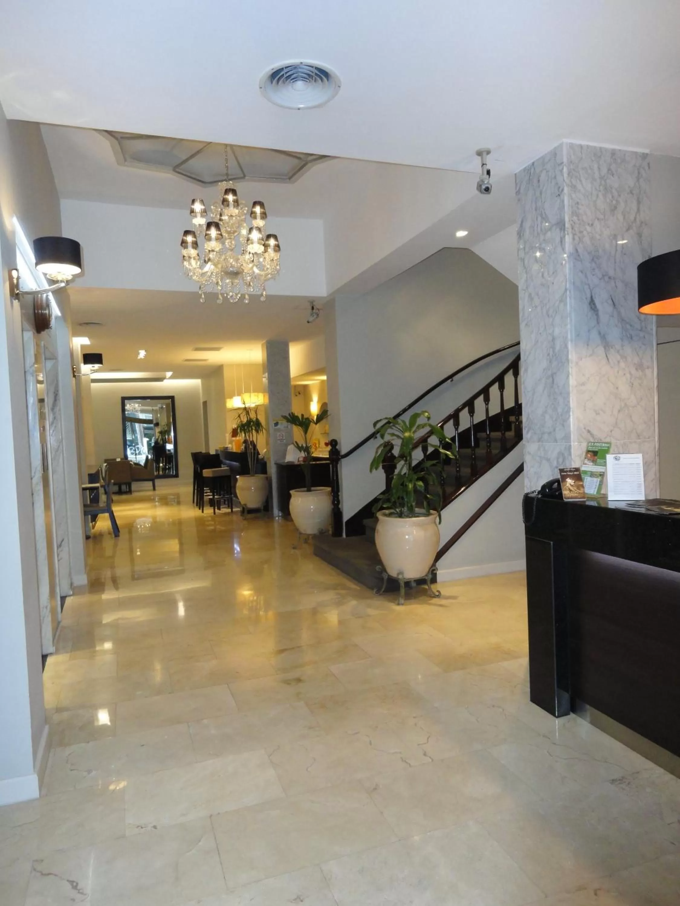 Lobby or reception in Hotel Napoleón