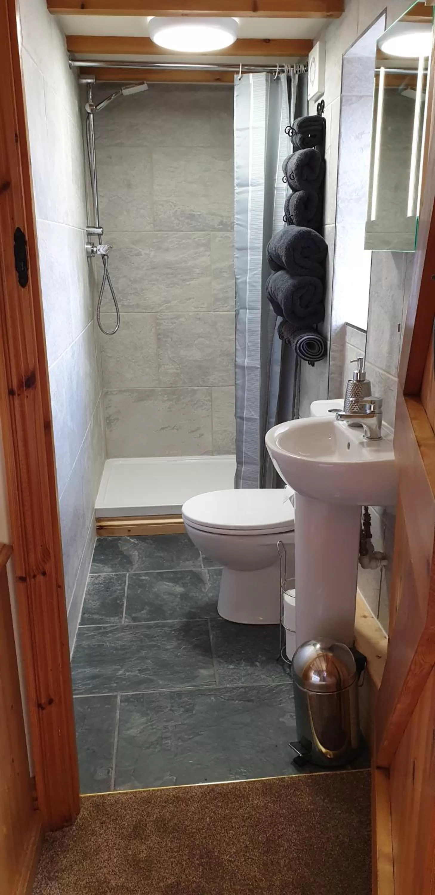 Shower in Middle Woodbatch B&B