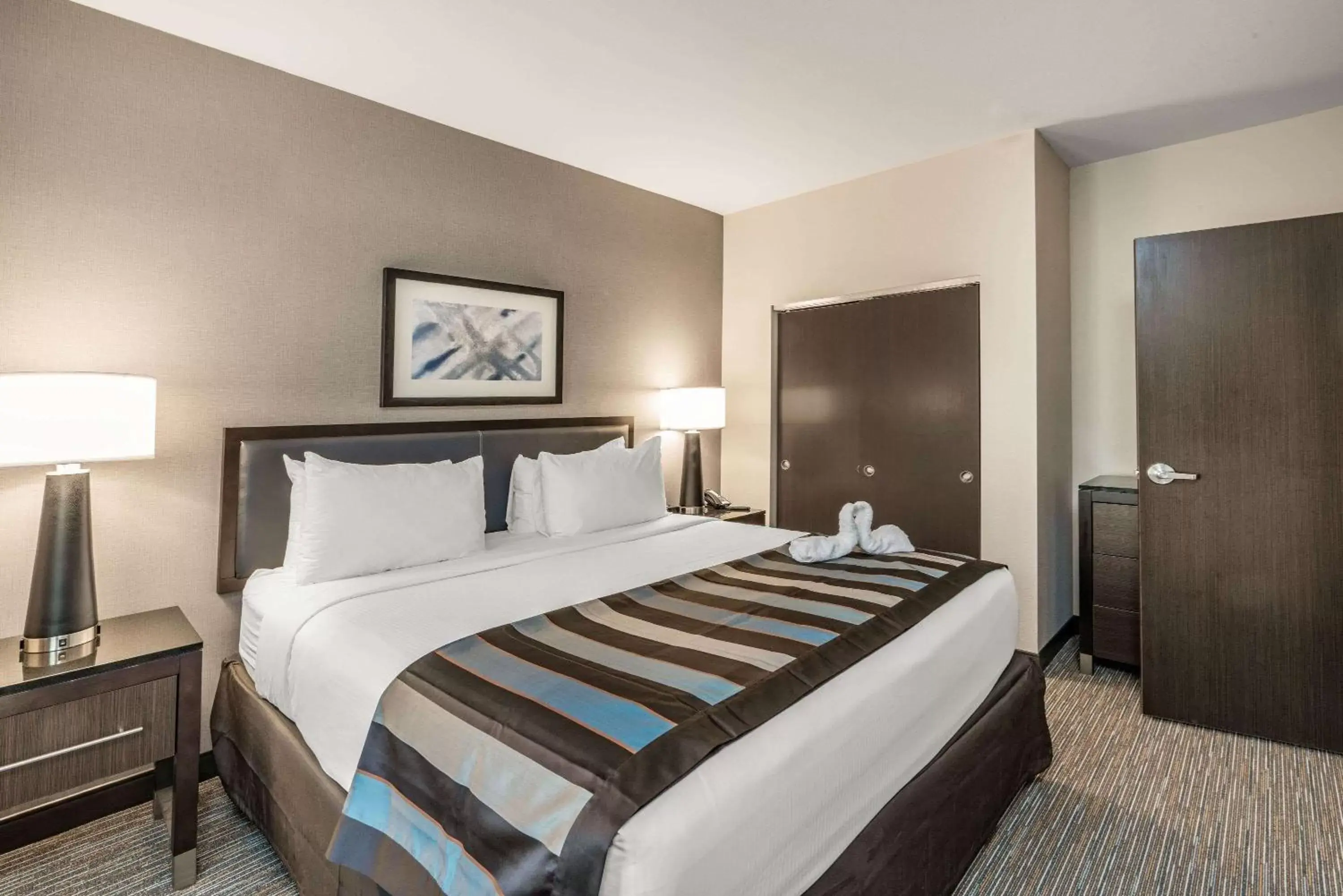 King Room with Roll-in Shower - Mobility Access/Non-Smoking in Wingate by Wyndham Moab King Room with Roll-in Shower - Mobility Access/Non-Smoking in Wingate by Wyndham Moab