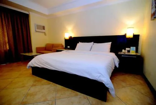 MO2 Westown Hotel - Mandalagan