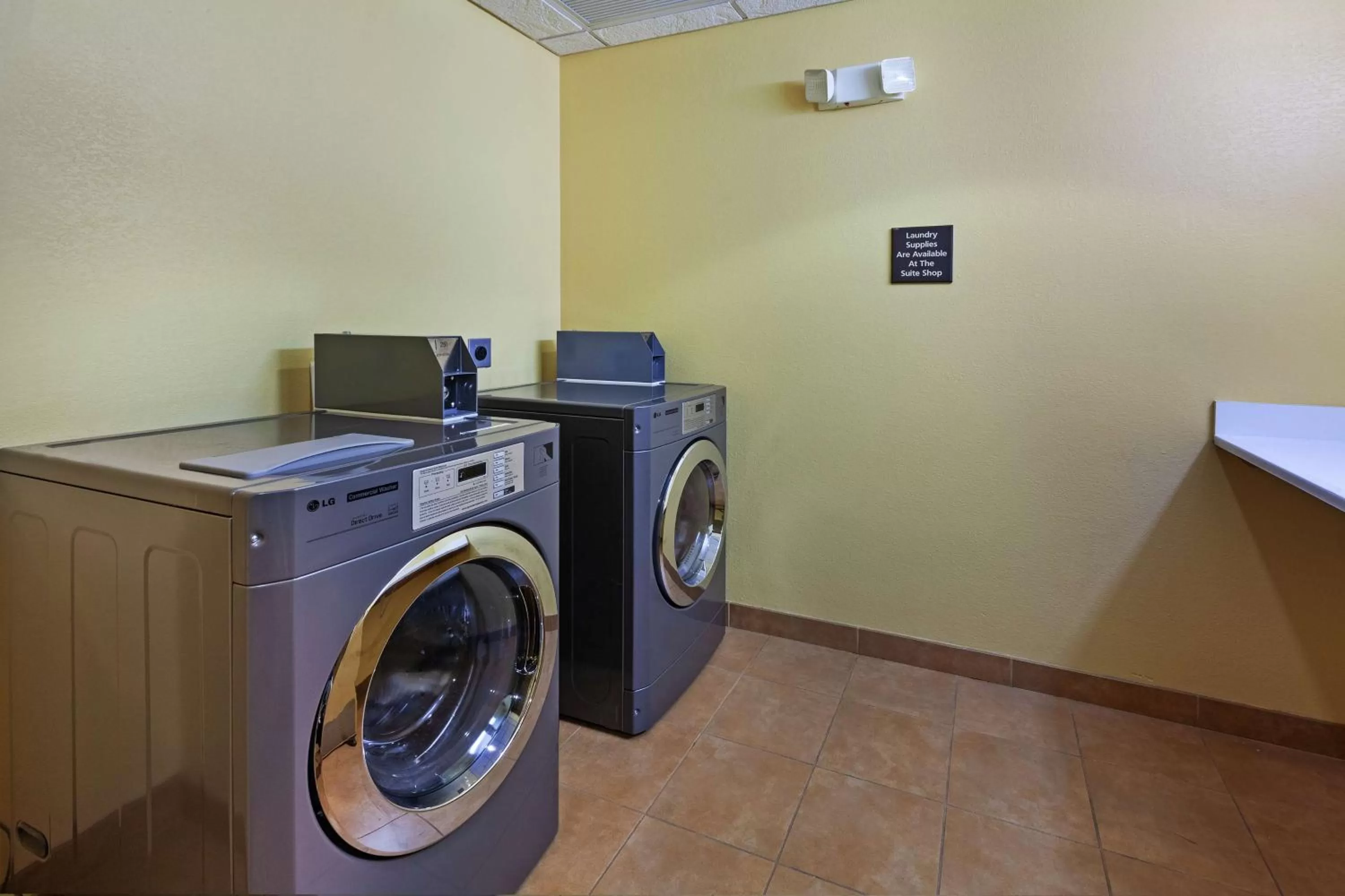 Property building in Hampton Inn & Suites Owasso