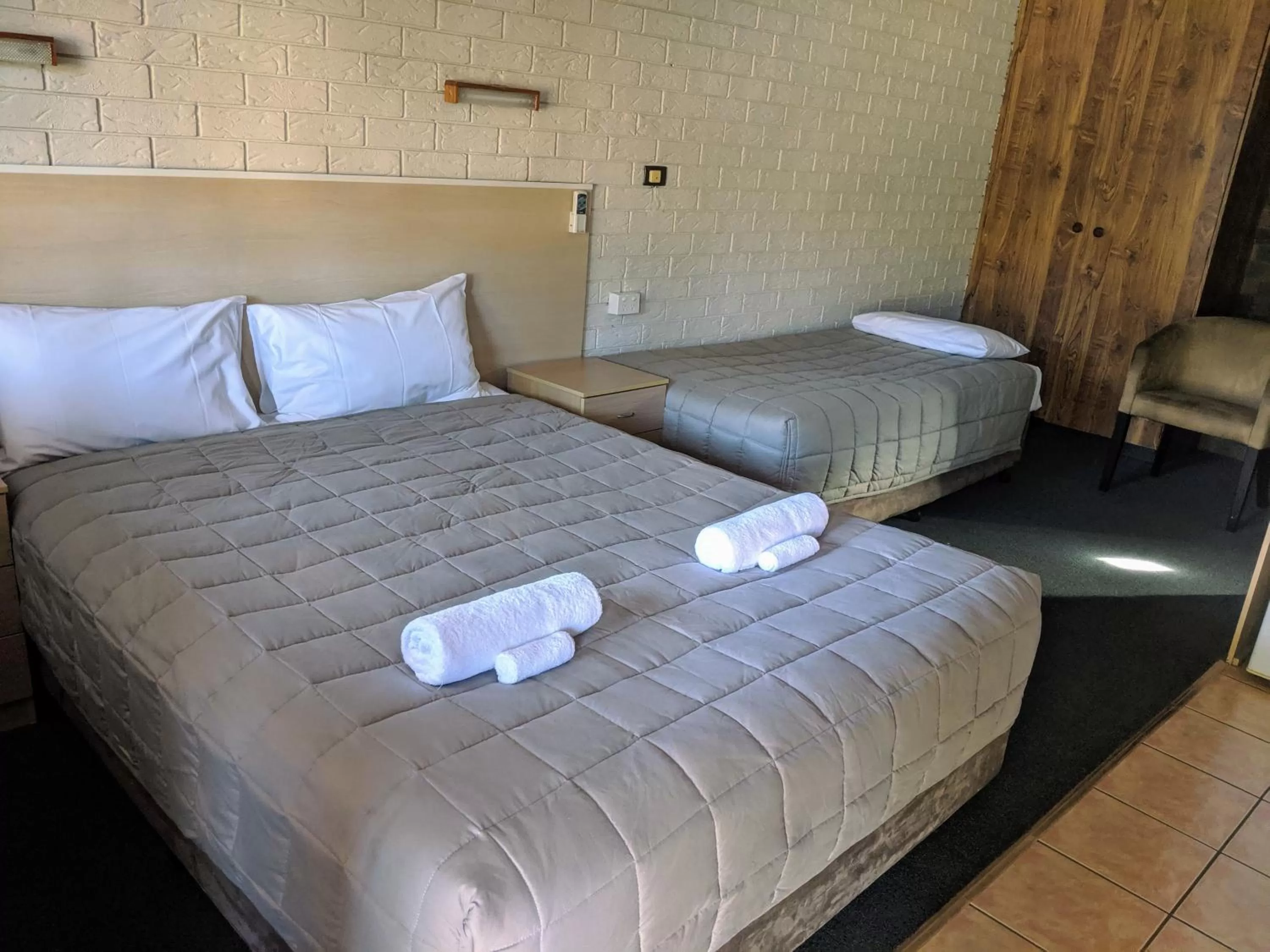 Bedroom, Bed in City Lights Motel