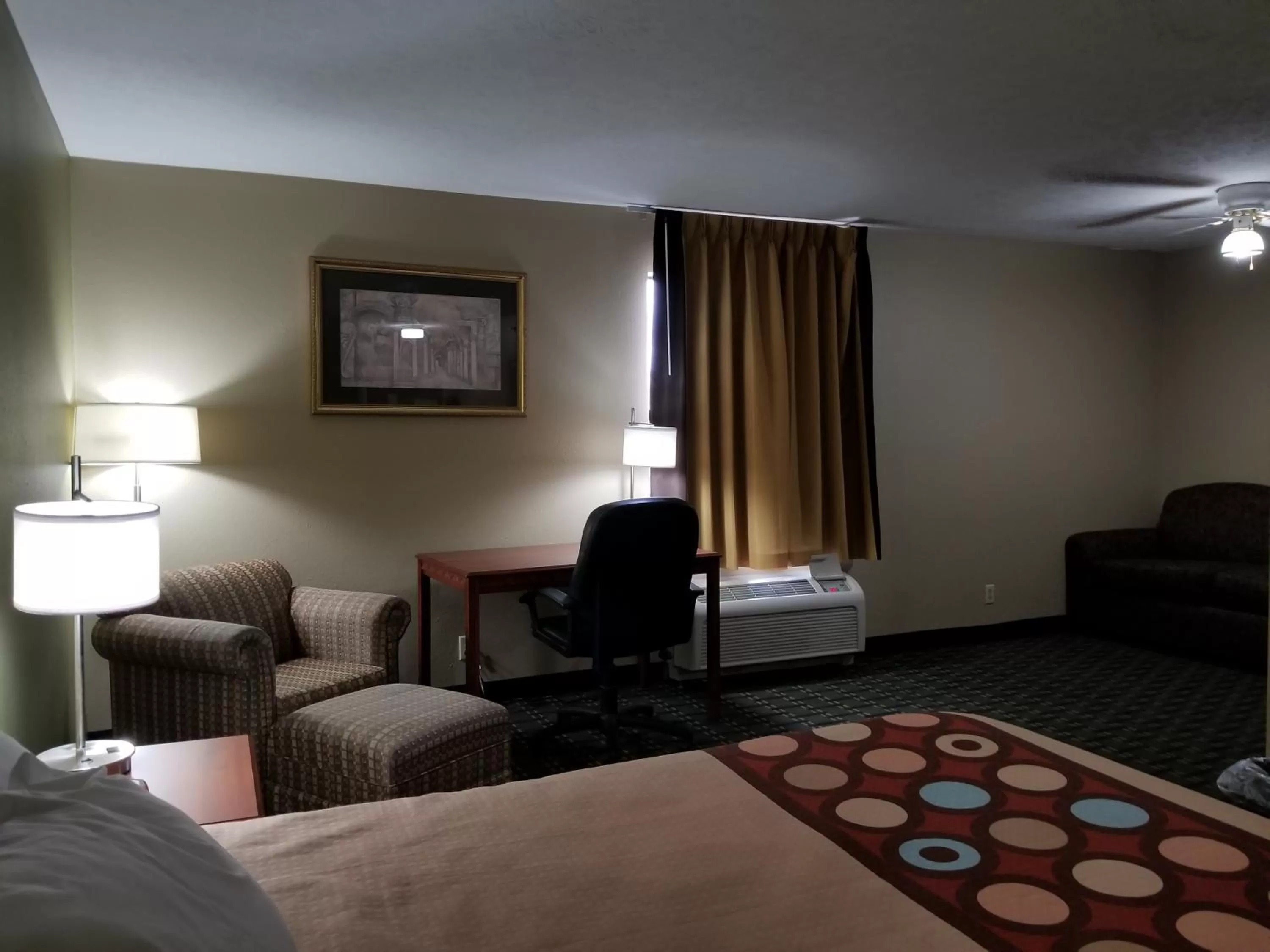 Bed in Super 8 by Wyndham Bellefontaine