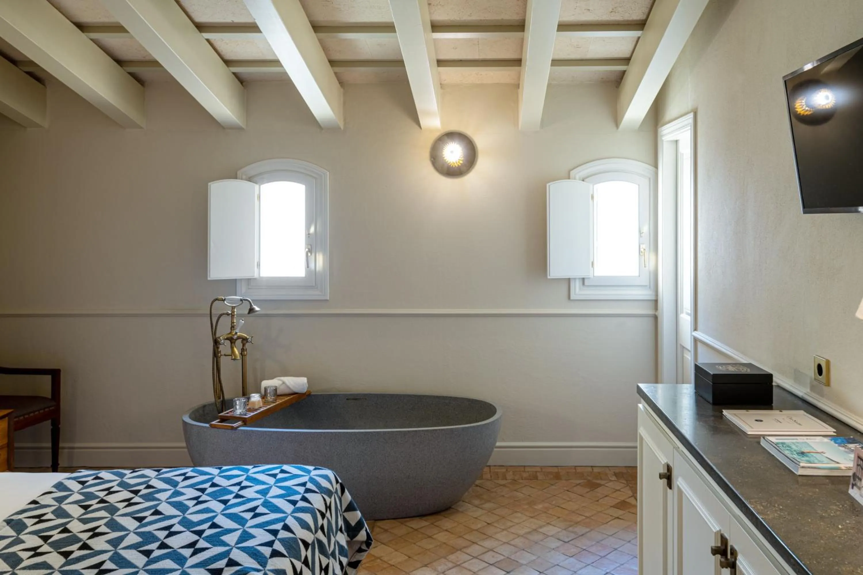 TV and multimedia in Hotel Boutique Can Sastre