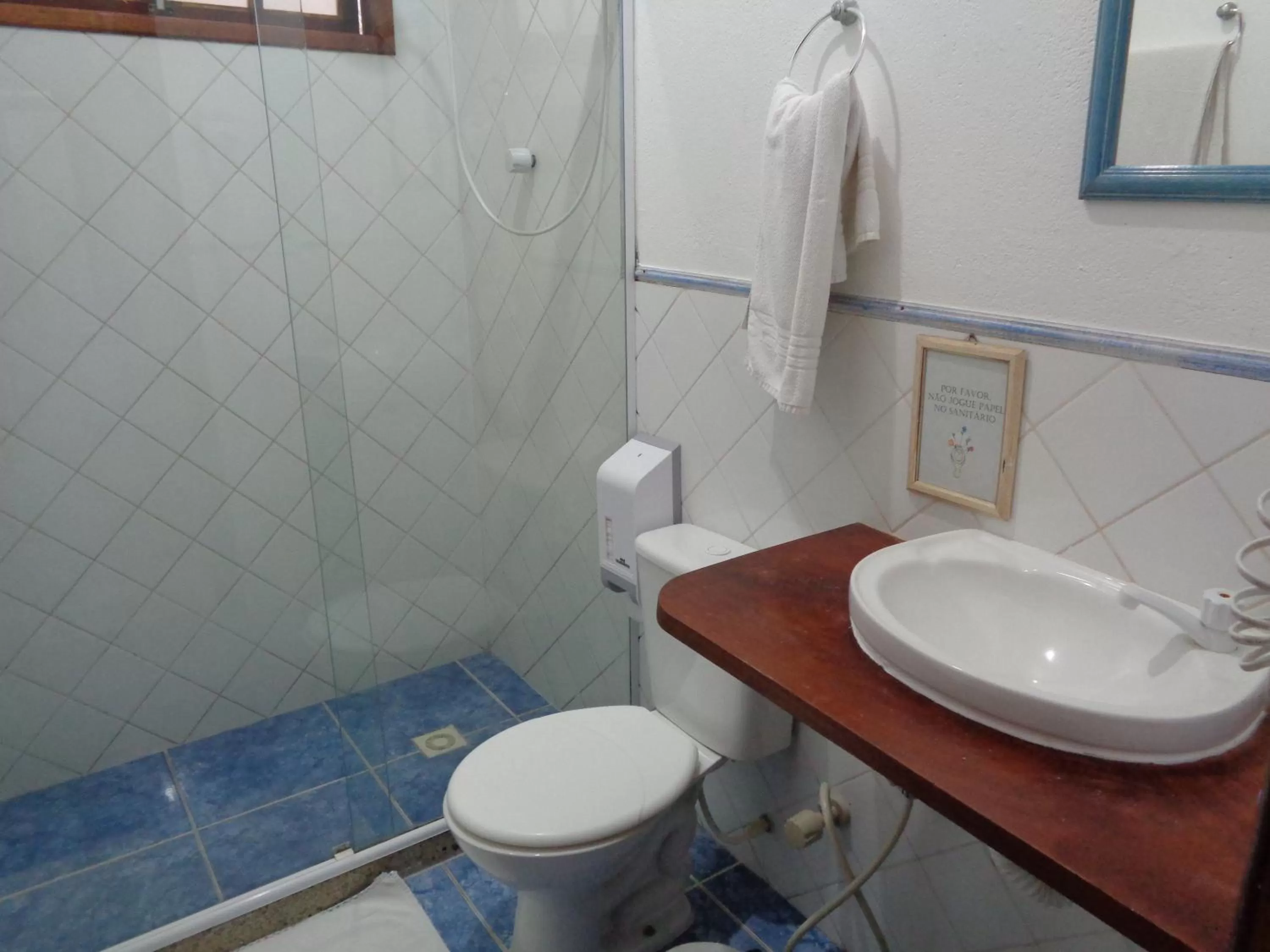 Bathroom in Pousada Barcarola