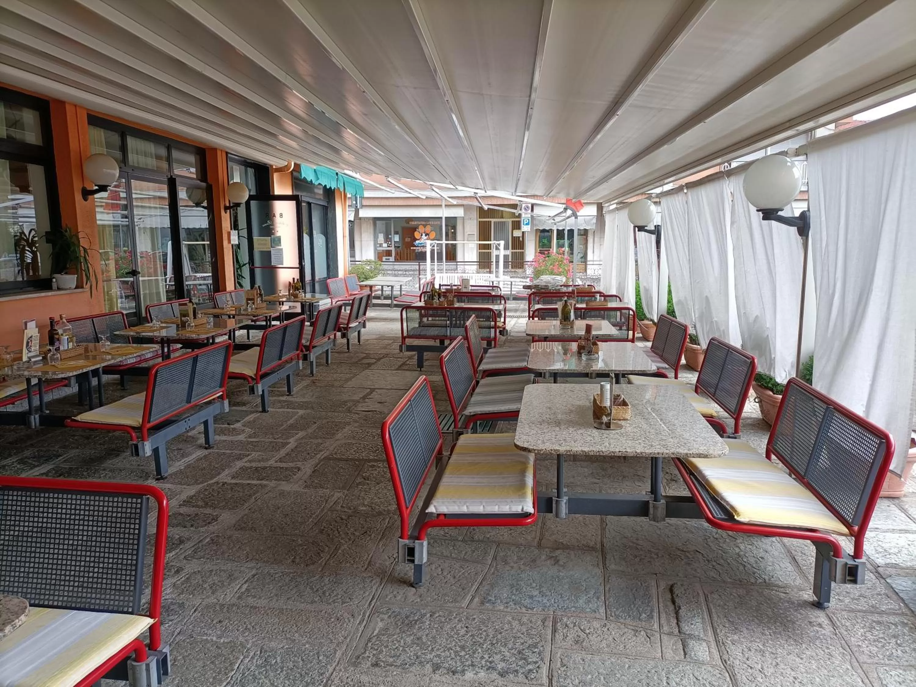 Decorative detail, Restaurant/Places to Eat in Albergo Roma