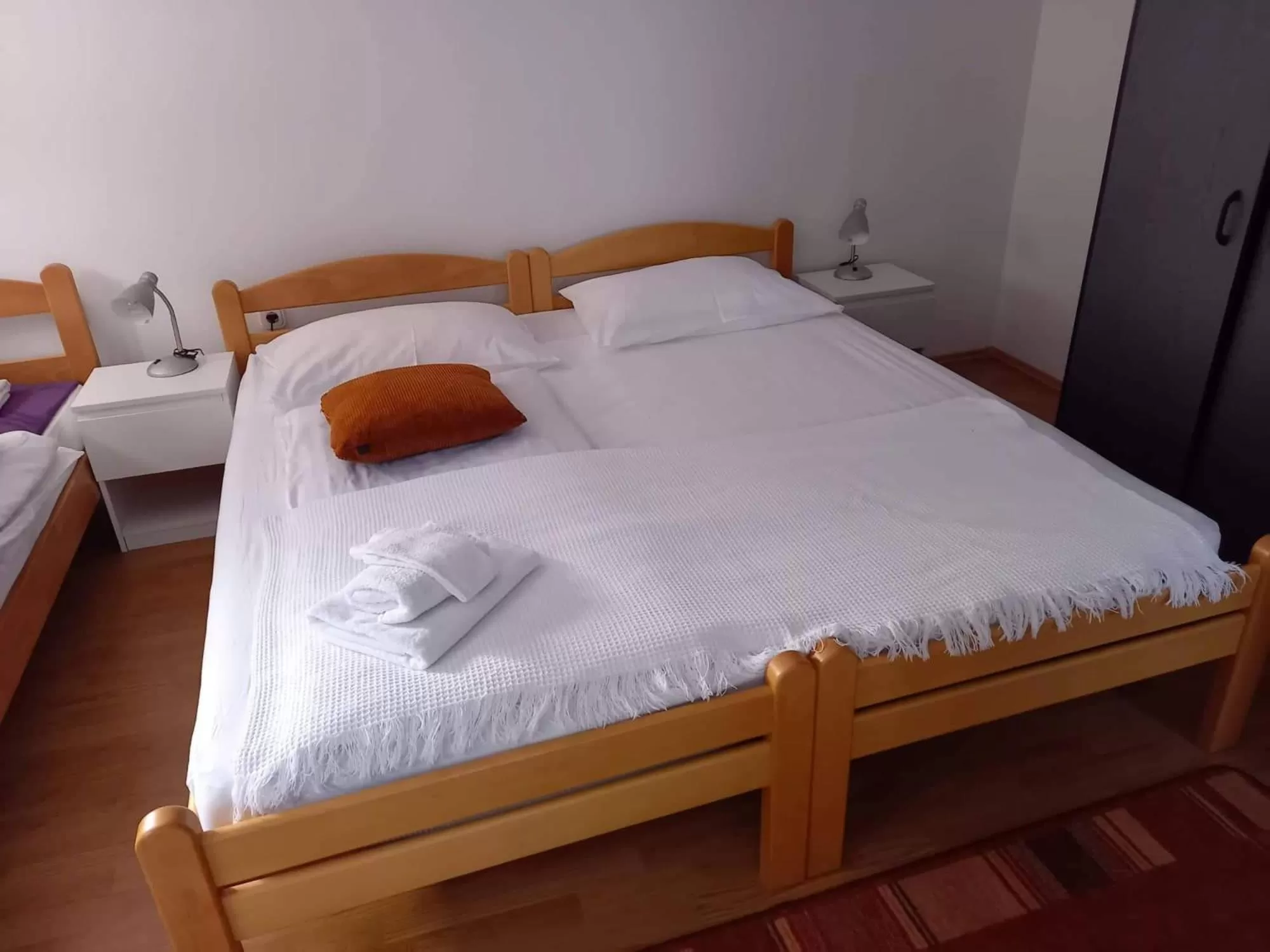 Property building, Bed in Sobe Ćuskić