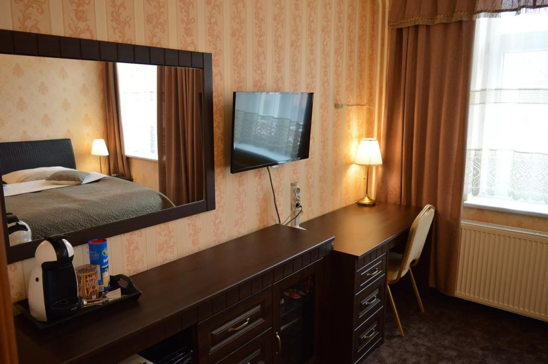 TV and multimedia, Bed in Hotel Lipa