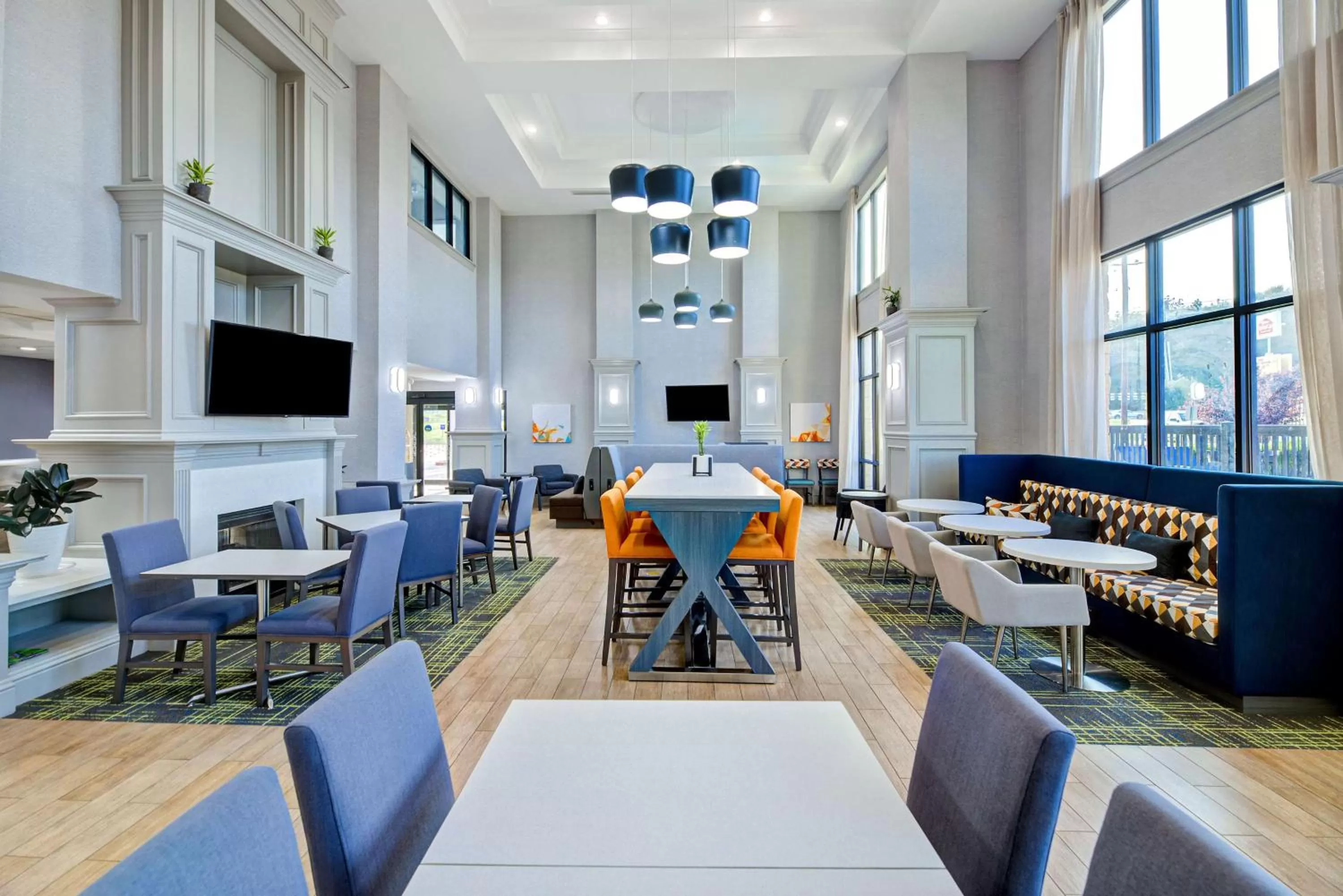 Breakfast in Hampton Inn & Suites Nacogdoches