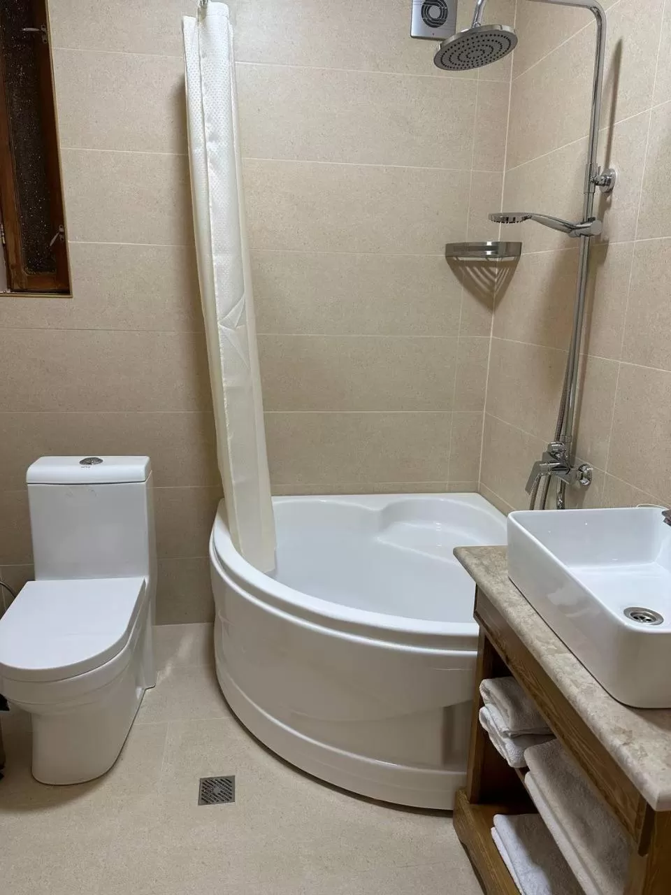 Shower, Bathroom in As-Salam Boutique Hotel