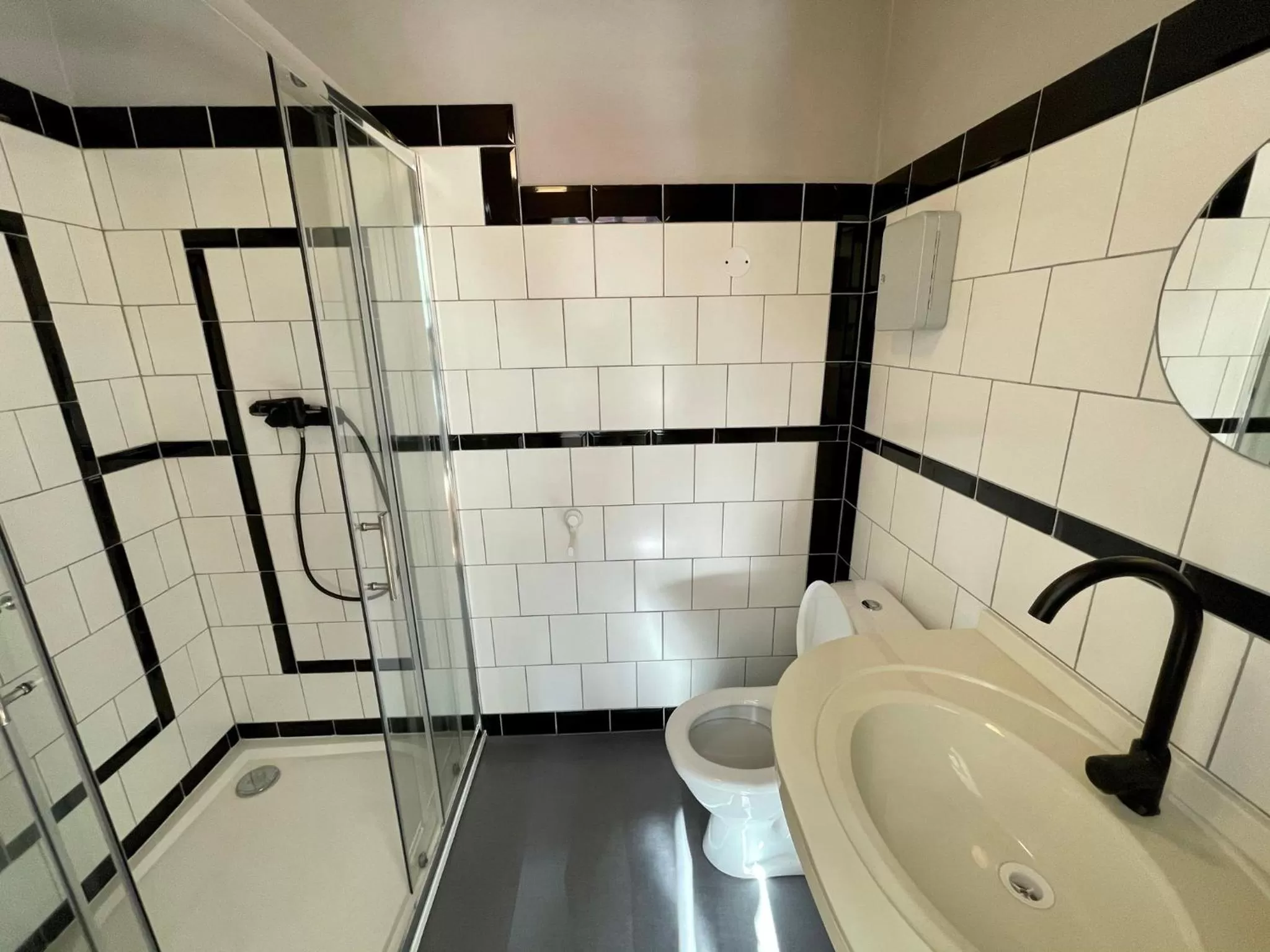 HARABURDI® Recyclart Hotel