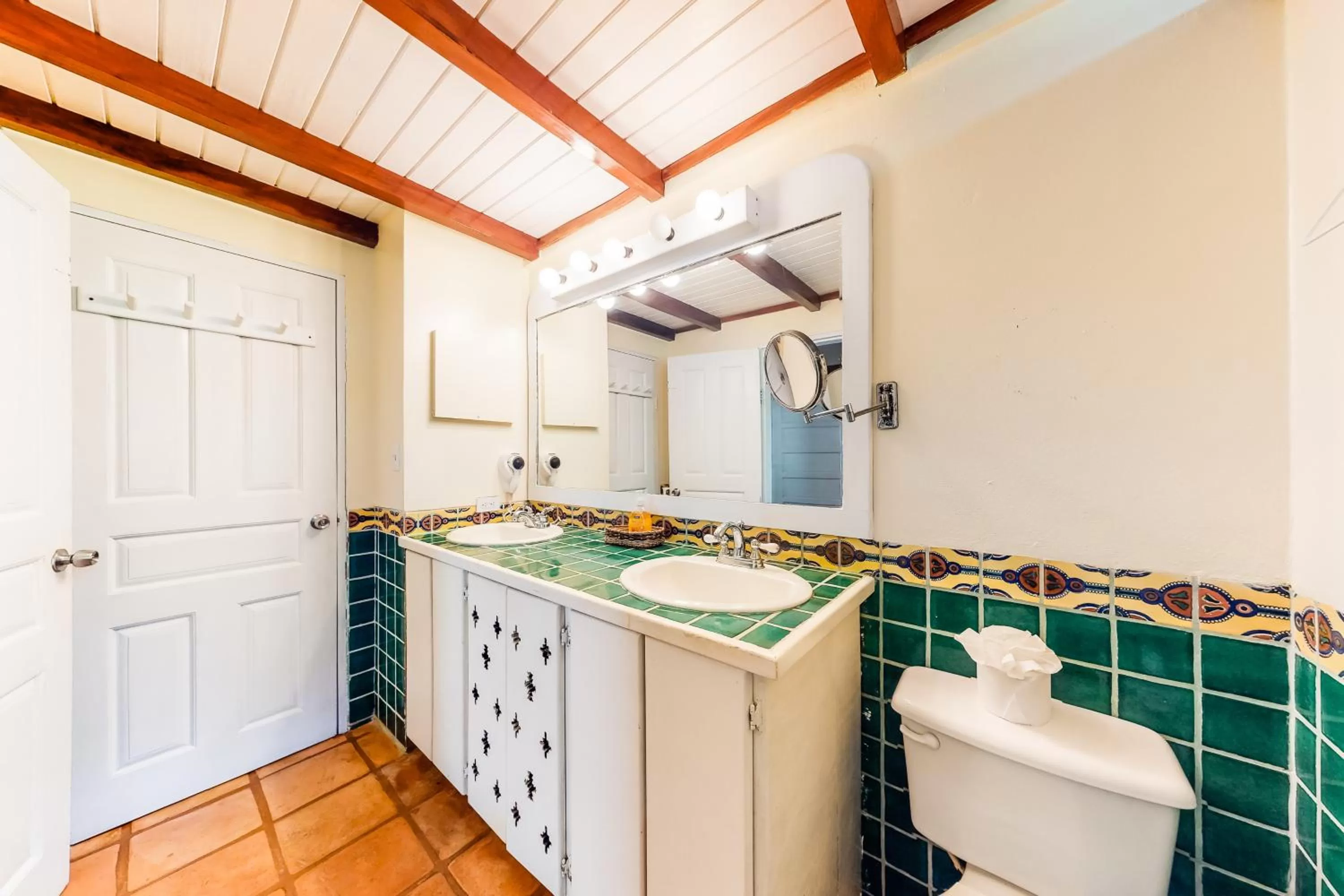 Bathroom in Condo #26 @ Beachside Villas