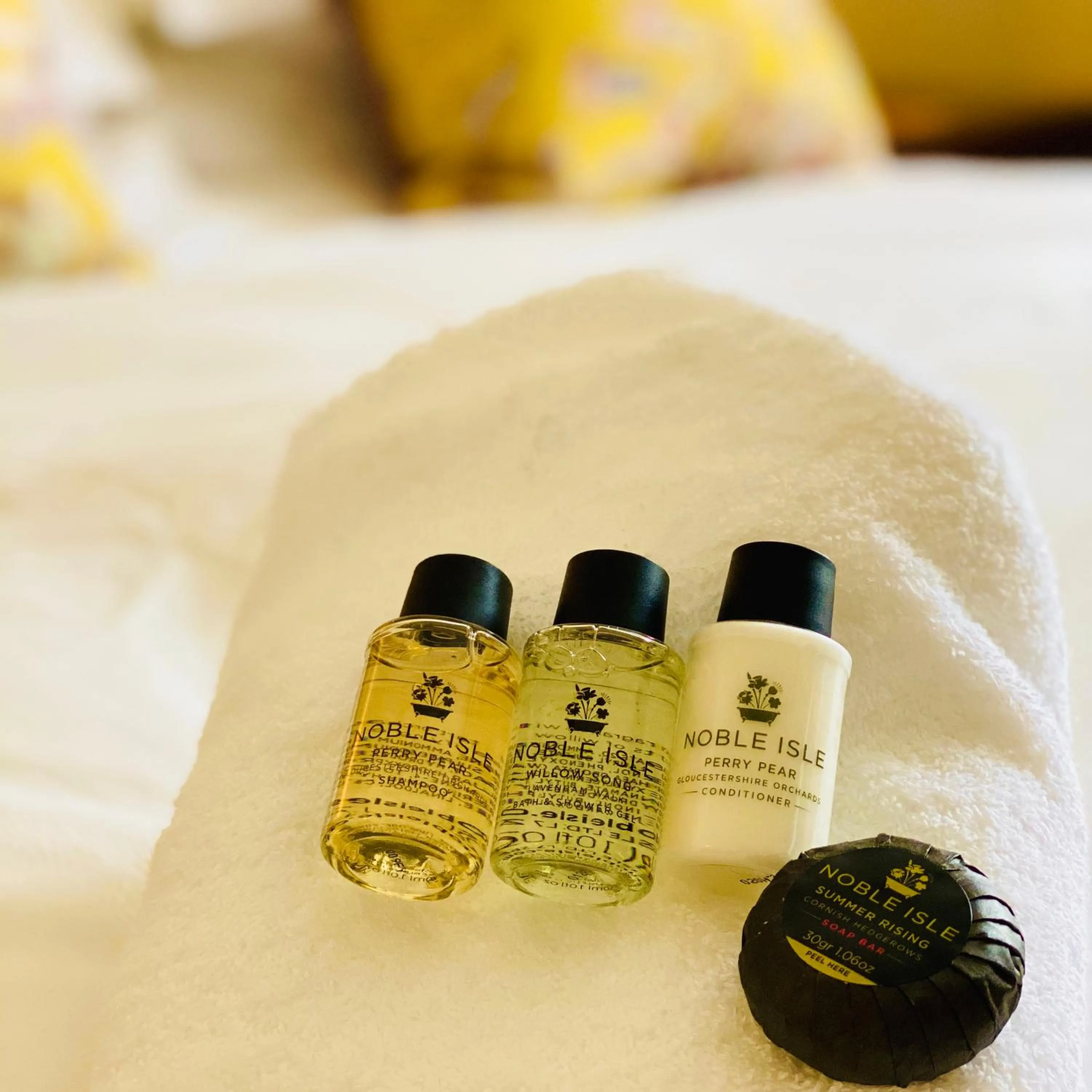 Bathroom, Bed in The Crown Inn