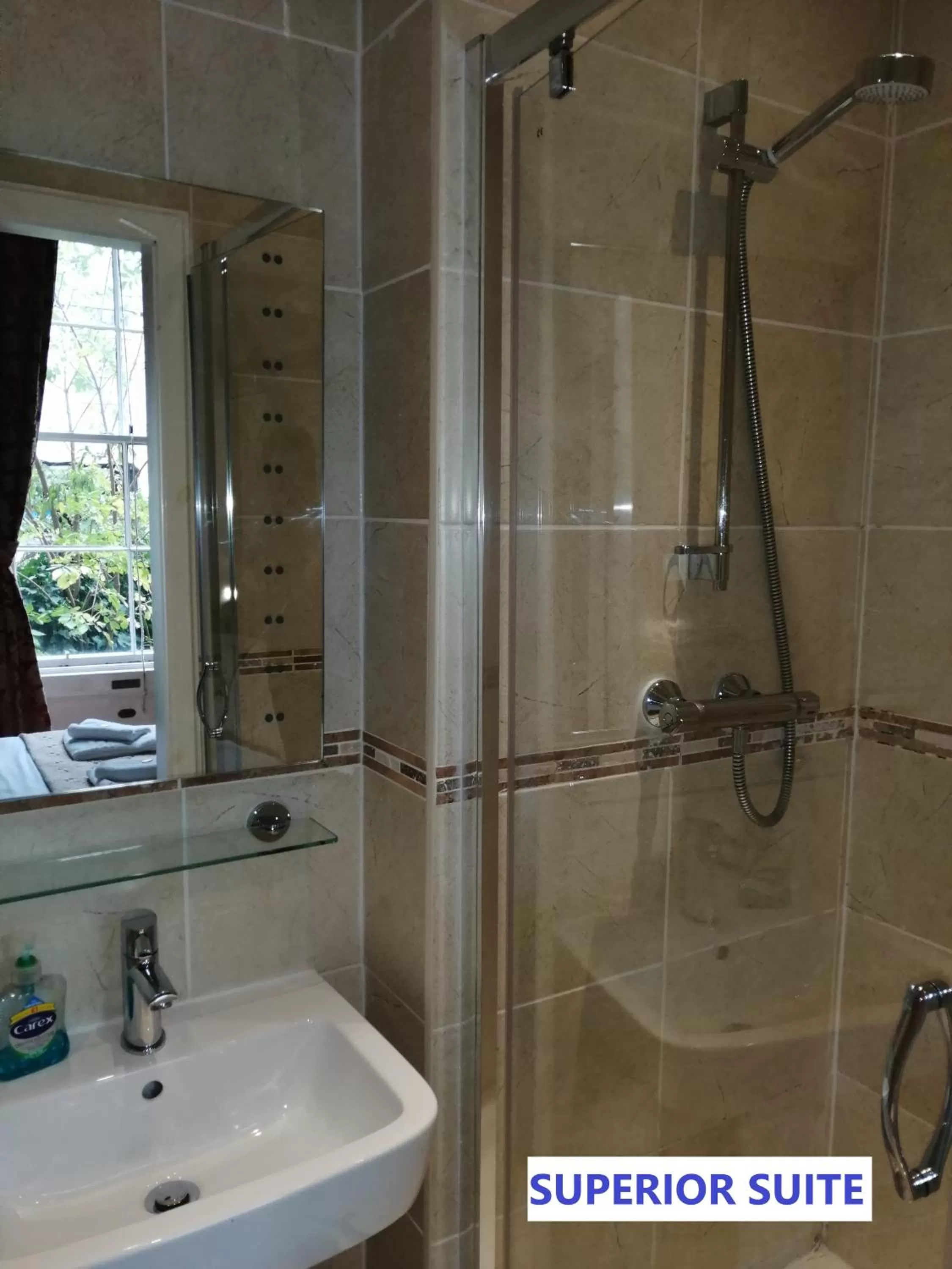 Shower in Edinburgh City Suites