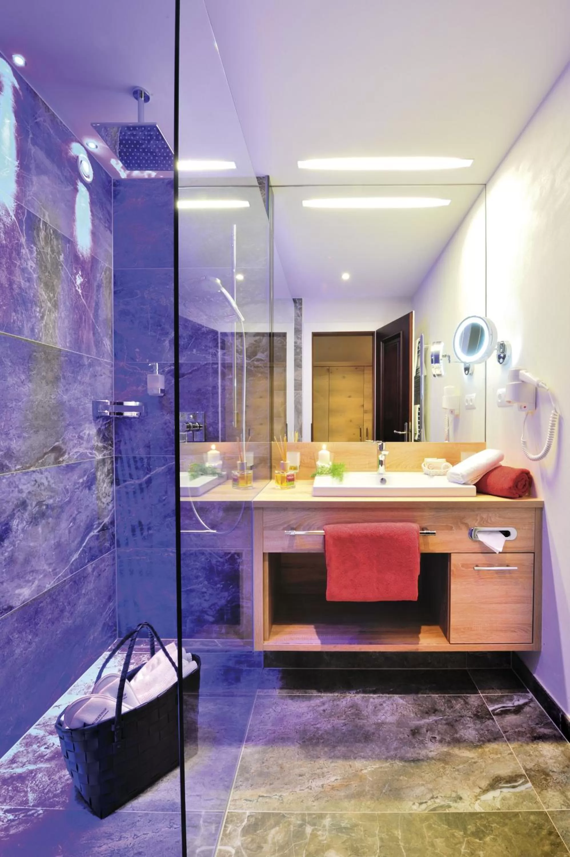 Shower, Bathroom in Natur & Spa Resort "Der Alpbacherhof" Superior