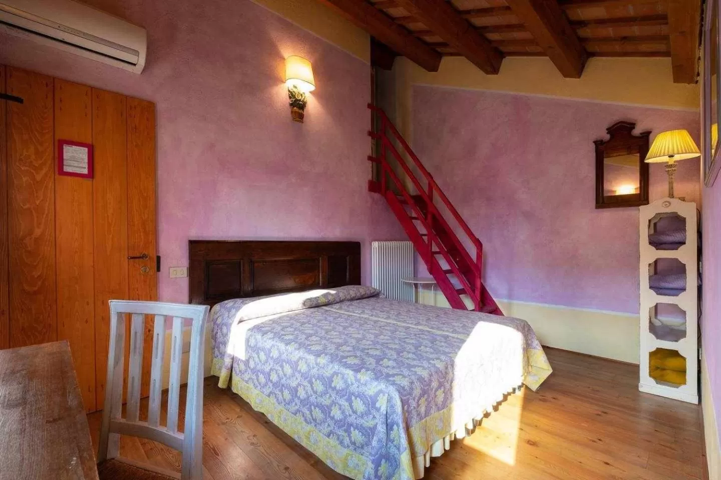 Double or Twin Room with Private Bathroom in Rosalimone BeB