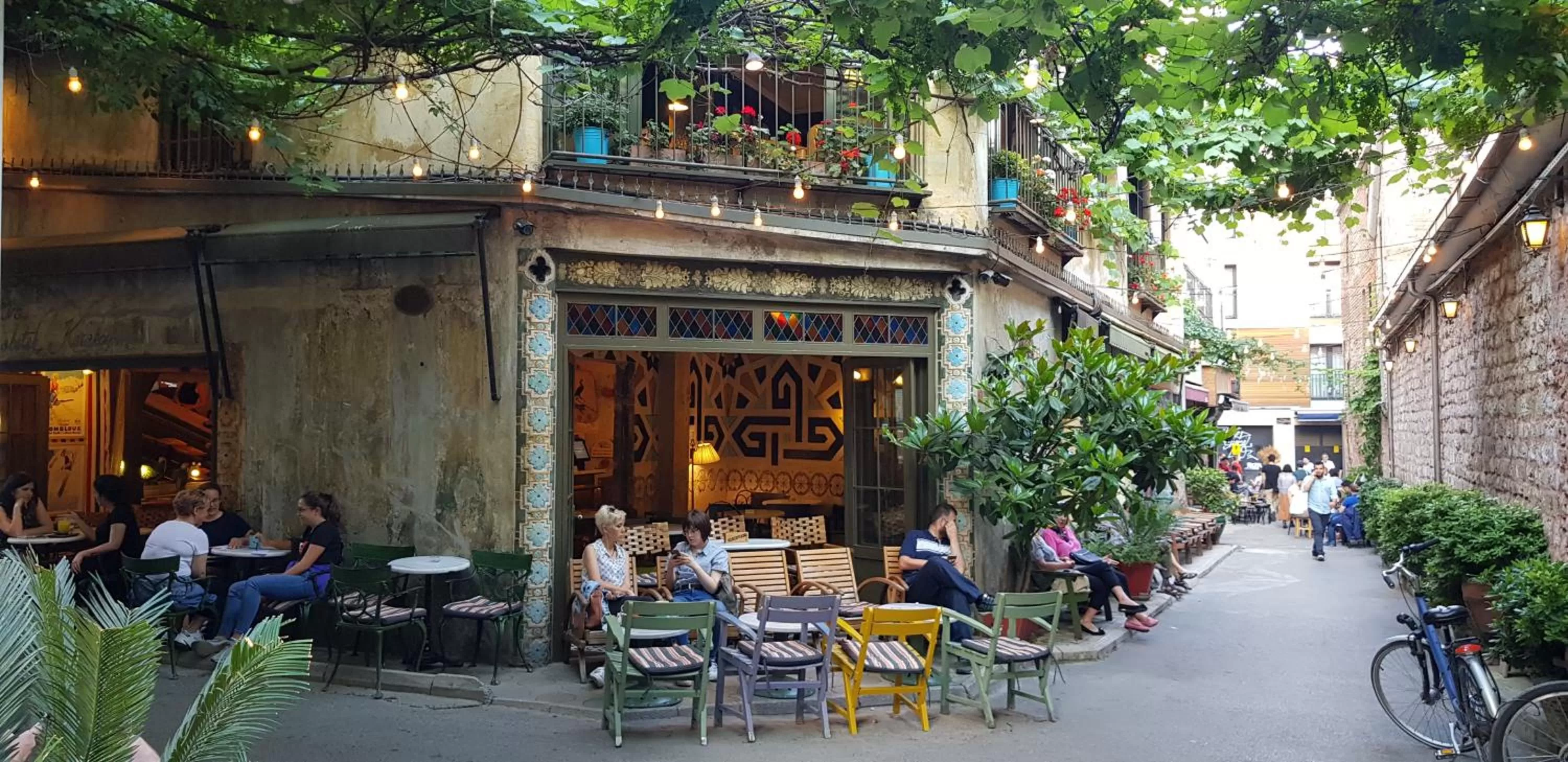 Restaurant/places to eat in Casa Rosa Suites