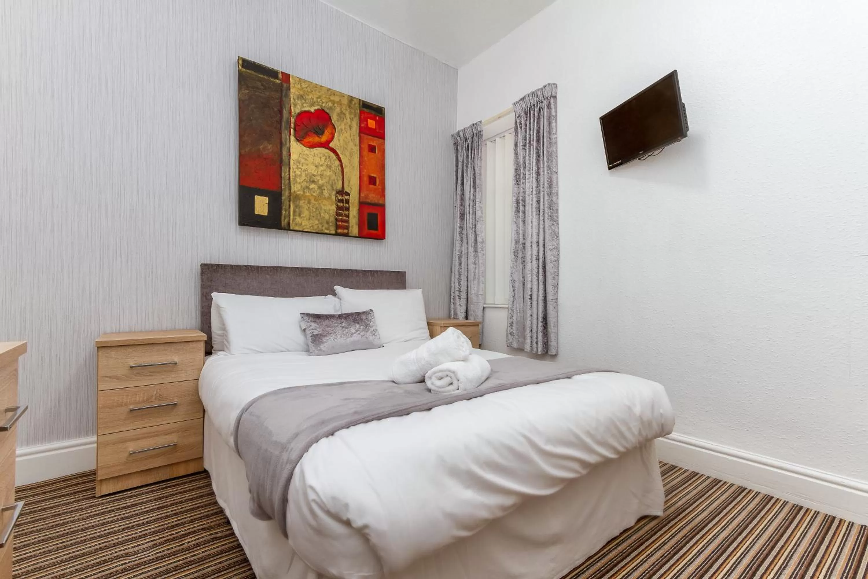 Bedroom, Bed in The Sandringham Court Hotel & Sports Bar-Groups Welcome here-High Speed Wi-Fi