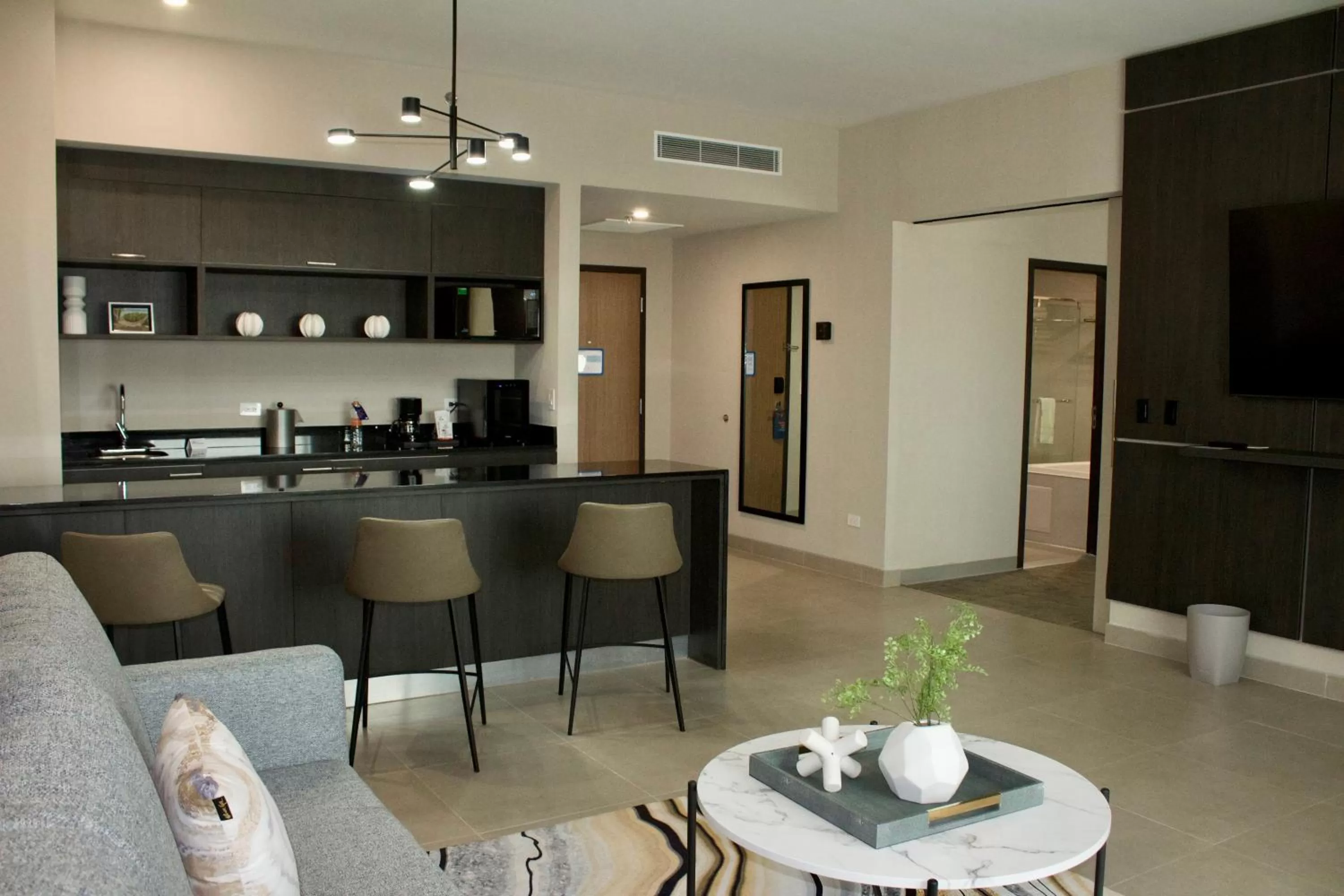 Kitchen or kitchenette in Holiday Inn Express & Suites - Tijuana Otay by IHG