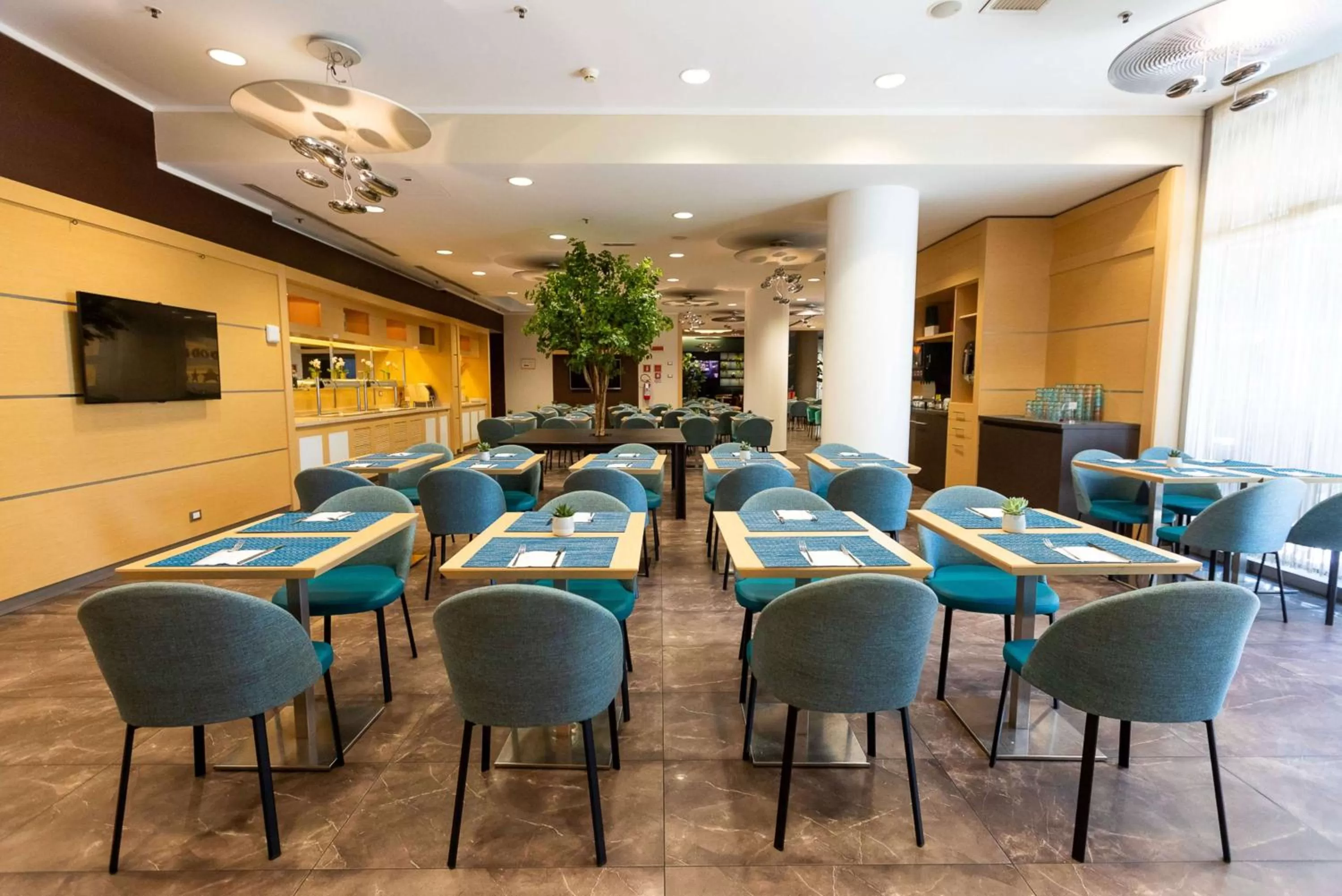 Restaurant/places to eat in Ramada Plaza by Wyndham Milano