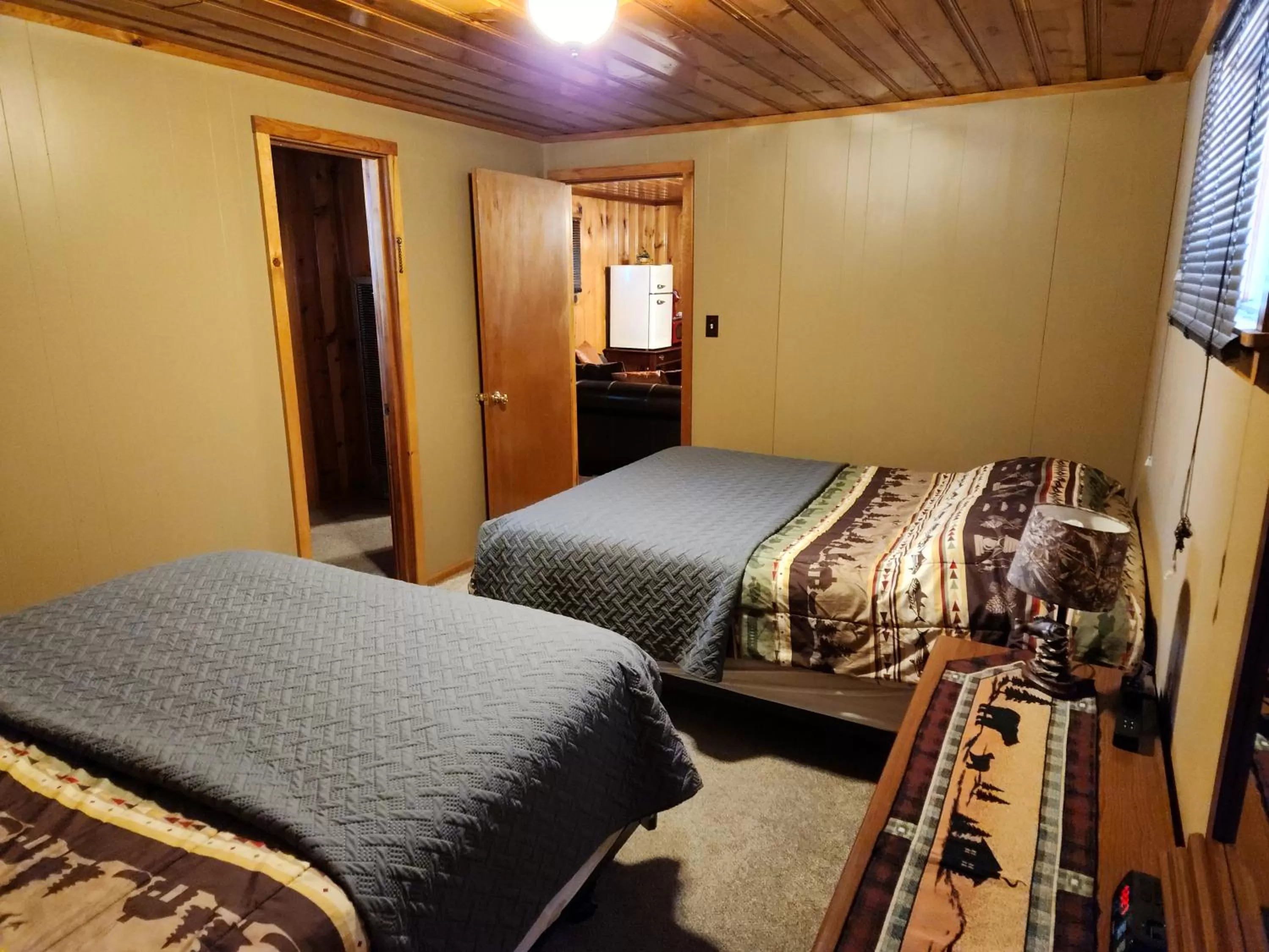 Bed in Eagle Nest Fly Shack & Lodge