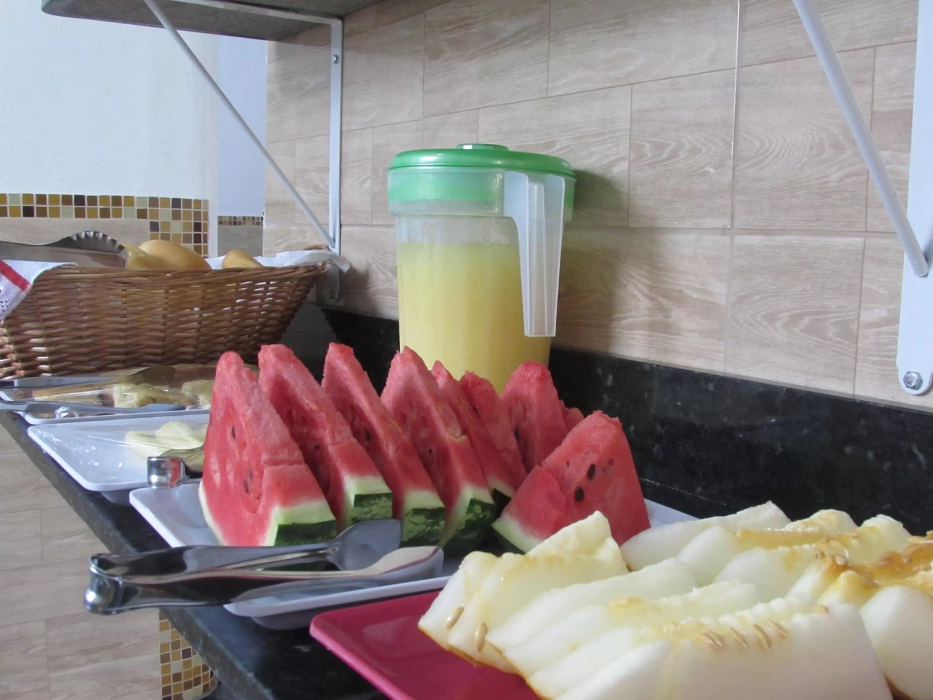 Breakfast, Food in Hotel Plaza Olido