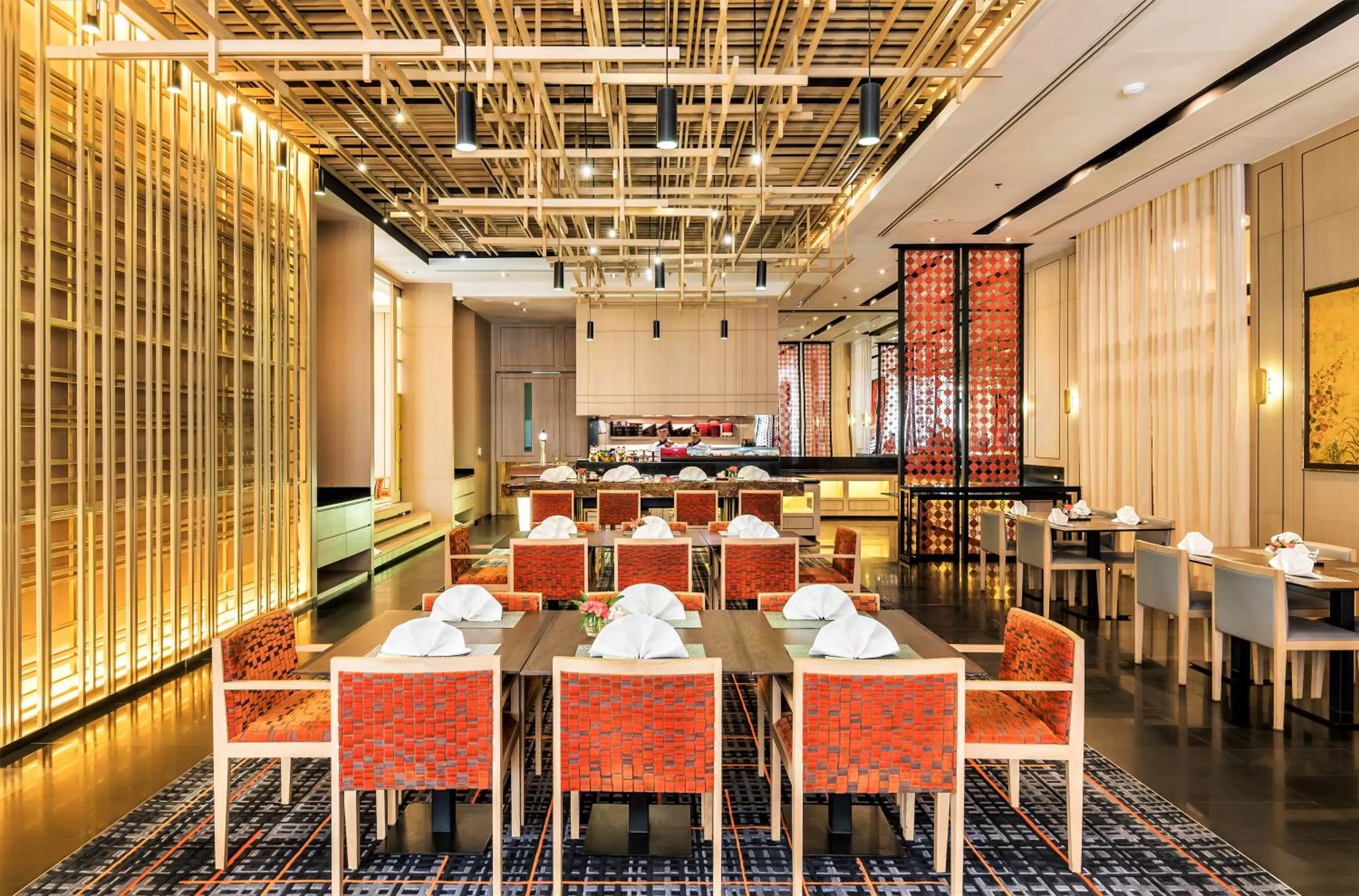 Restaurant/places to eat in Chatrium Hotel Royal Lake Yangon