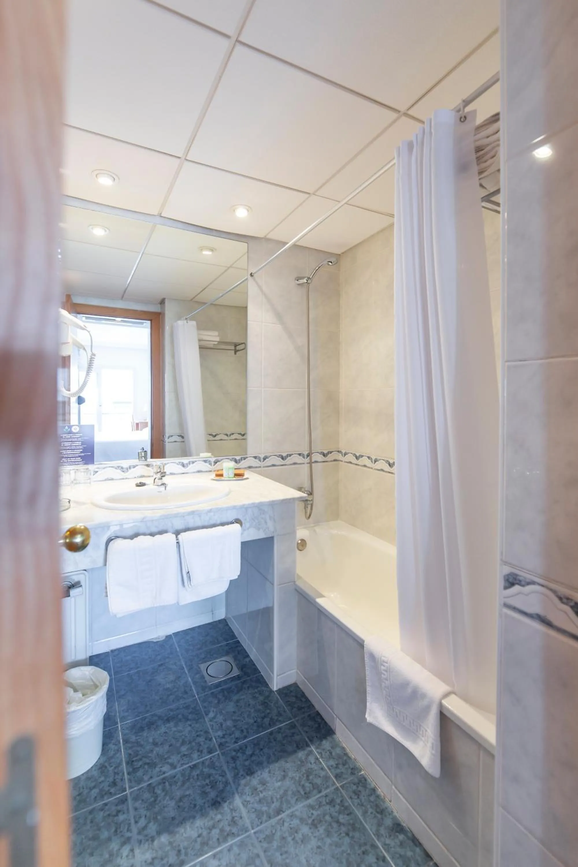 Bath in Hotel Ramblamar