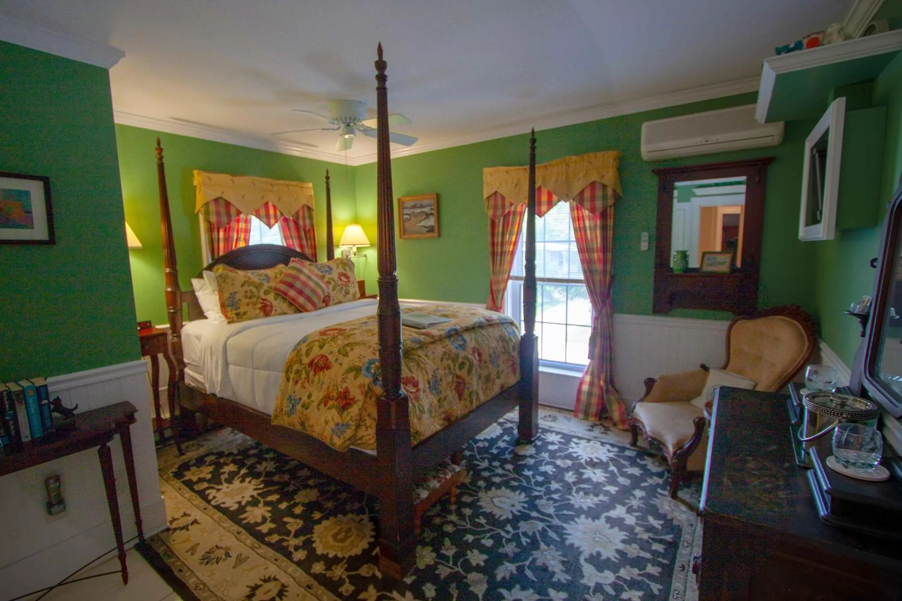 Bedroom, Bed in Phineas Swann Inn & Spa