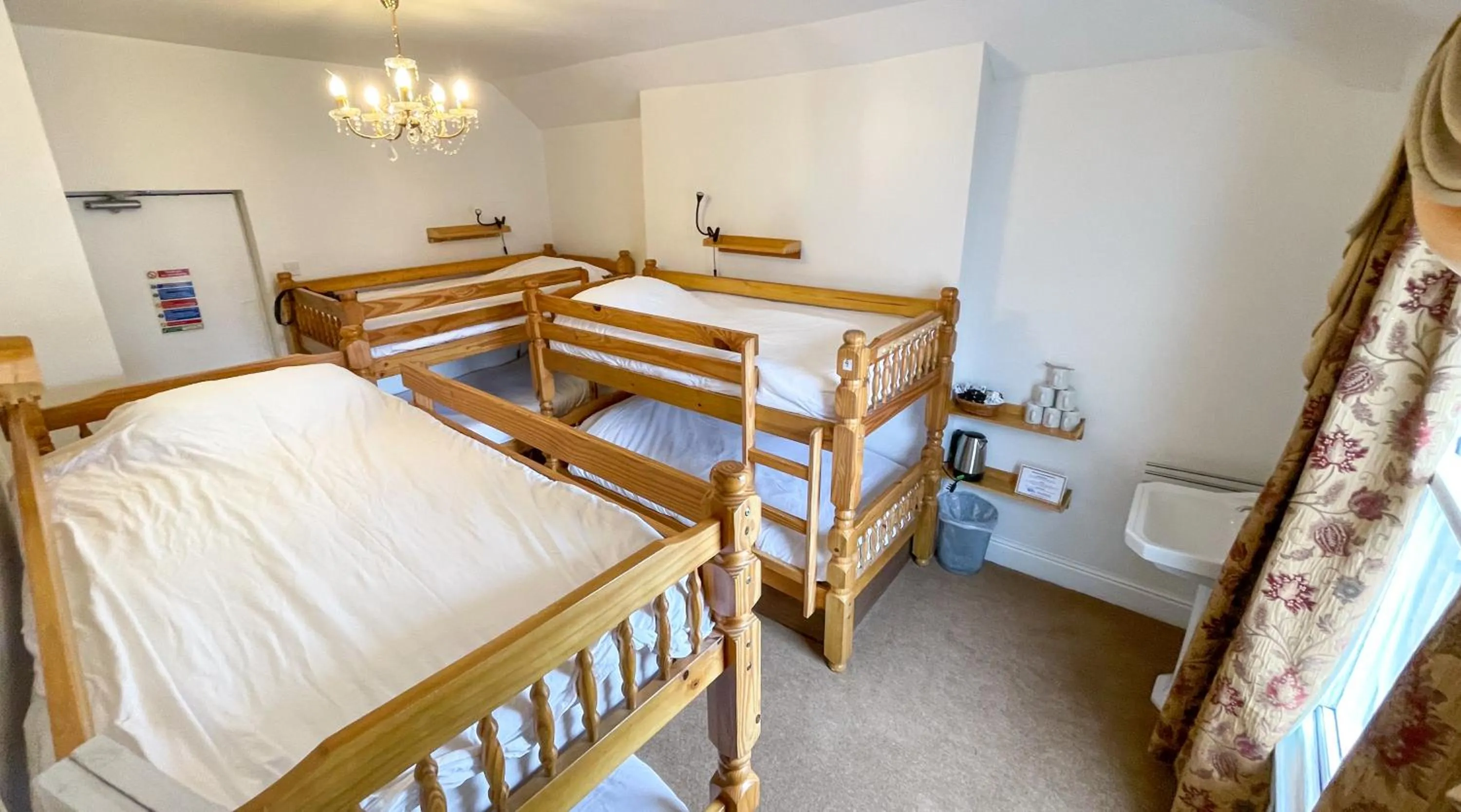 Shower, Bed in Llandudno Hostel