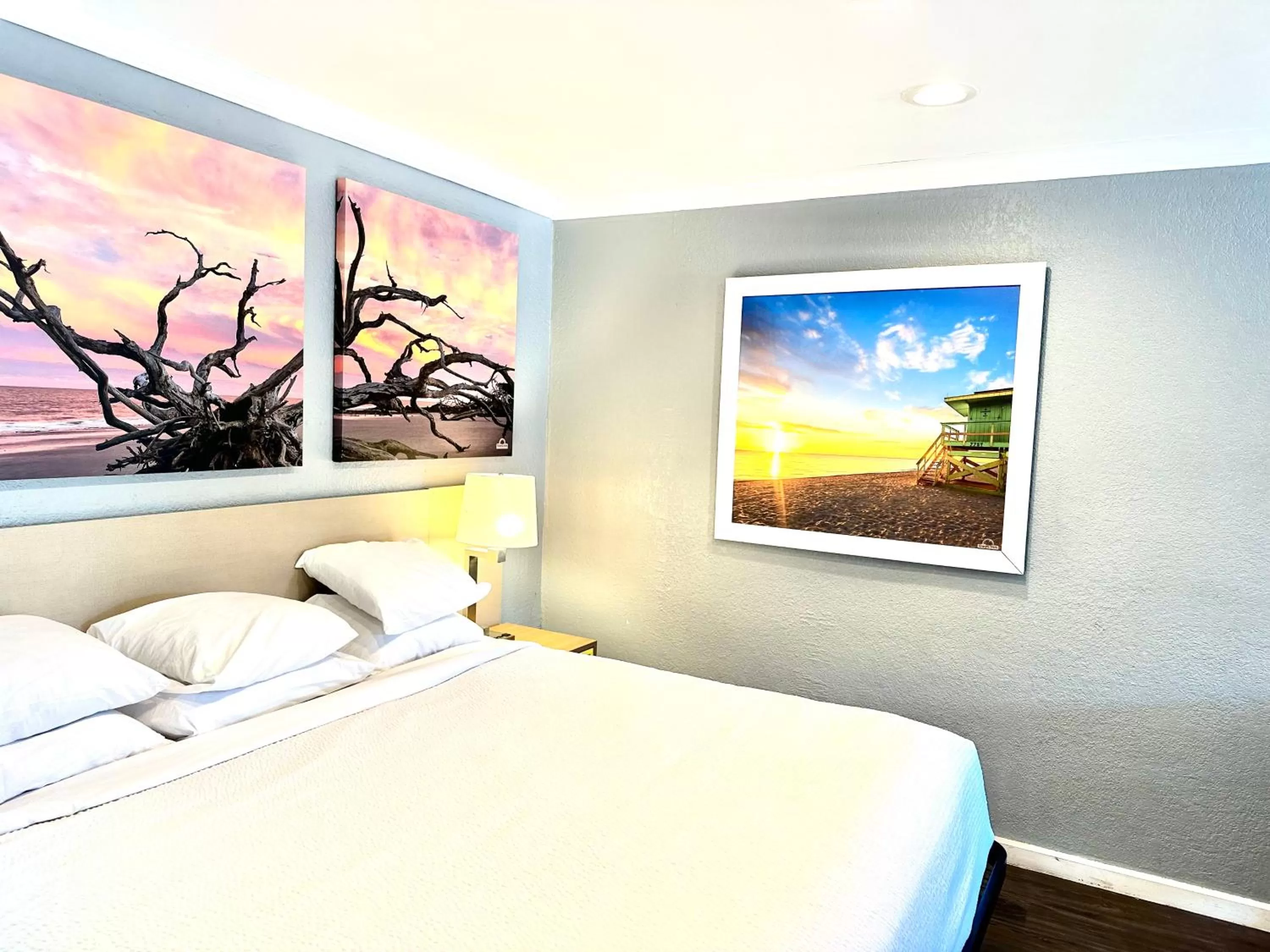 Bed in Days Inn by Wyndham Pensacola - Historic Downtown