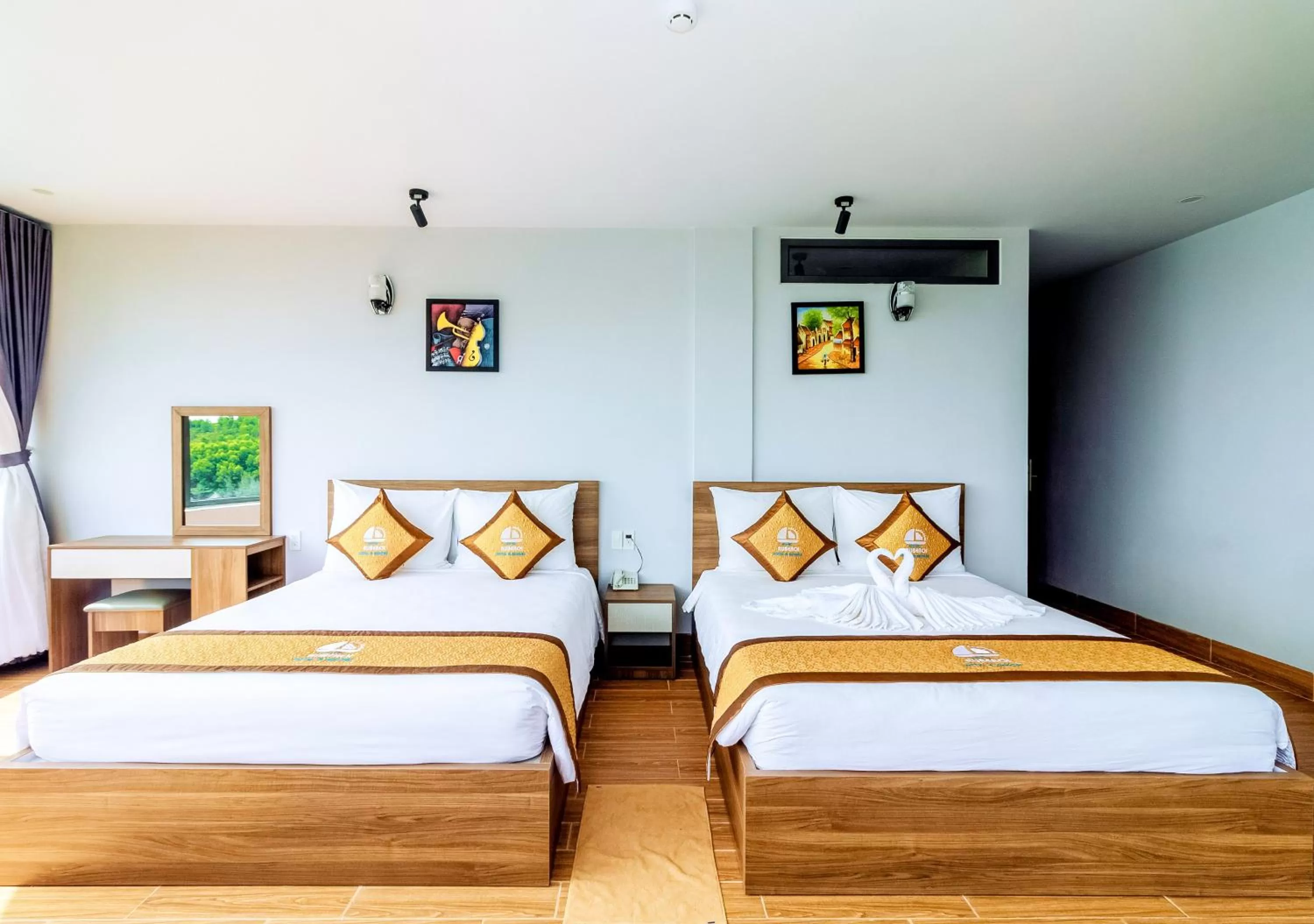 Bed in RUBEACH HOTEL & REROST