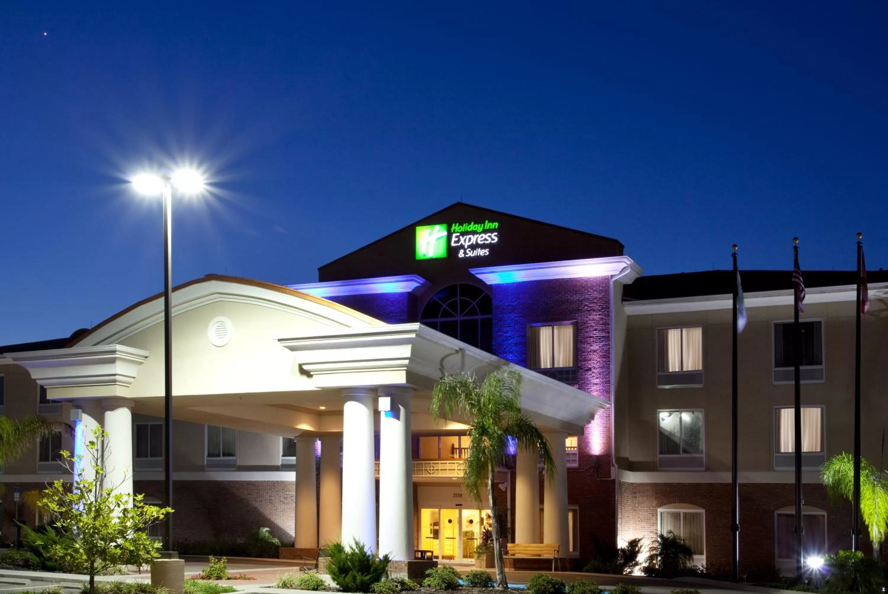 Holiday Inn Express & Suites Spring Hill by IHG