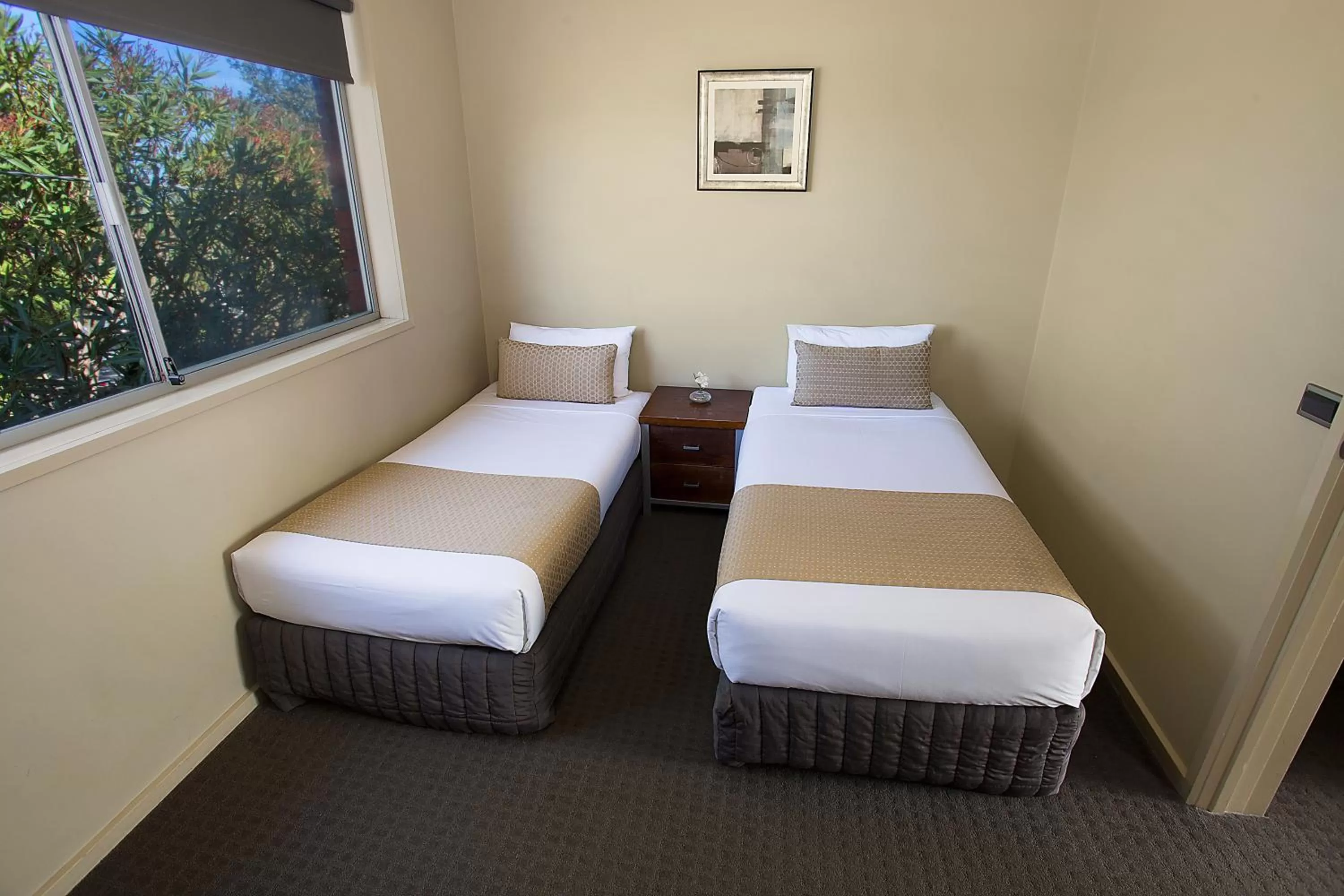 Bed in Comfort Inn On Raglan
