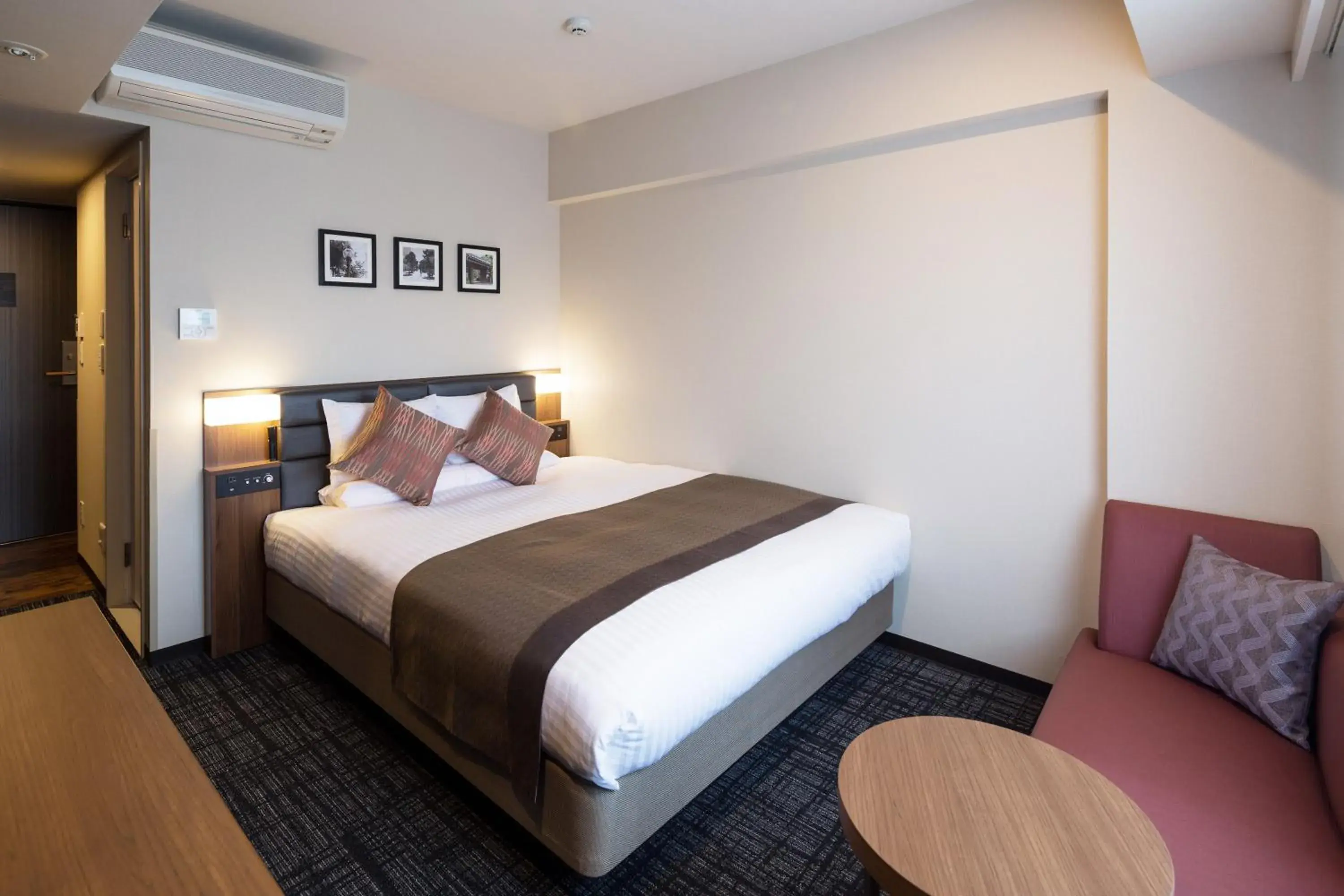 Standard Double Room - Smoking in Hotel Mystays Yokohama Kannai Standard Double Room - Smoking in Hotel Mystays Yokohama Kannai