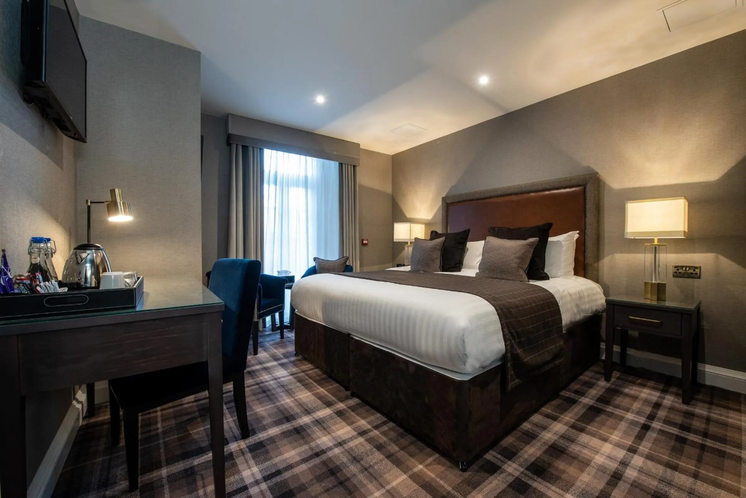 Bedroom, Bed in Royal Scots Club