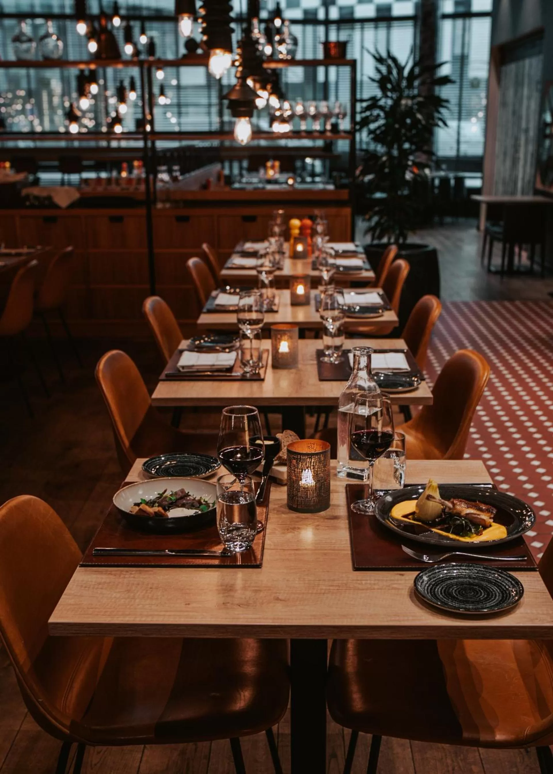 Restaurant/places to eat in Clarion Hotel Aviapolis