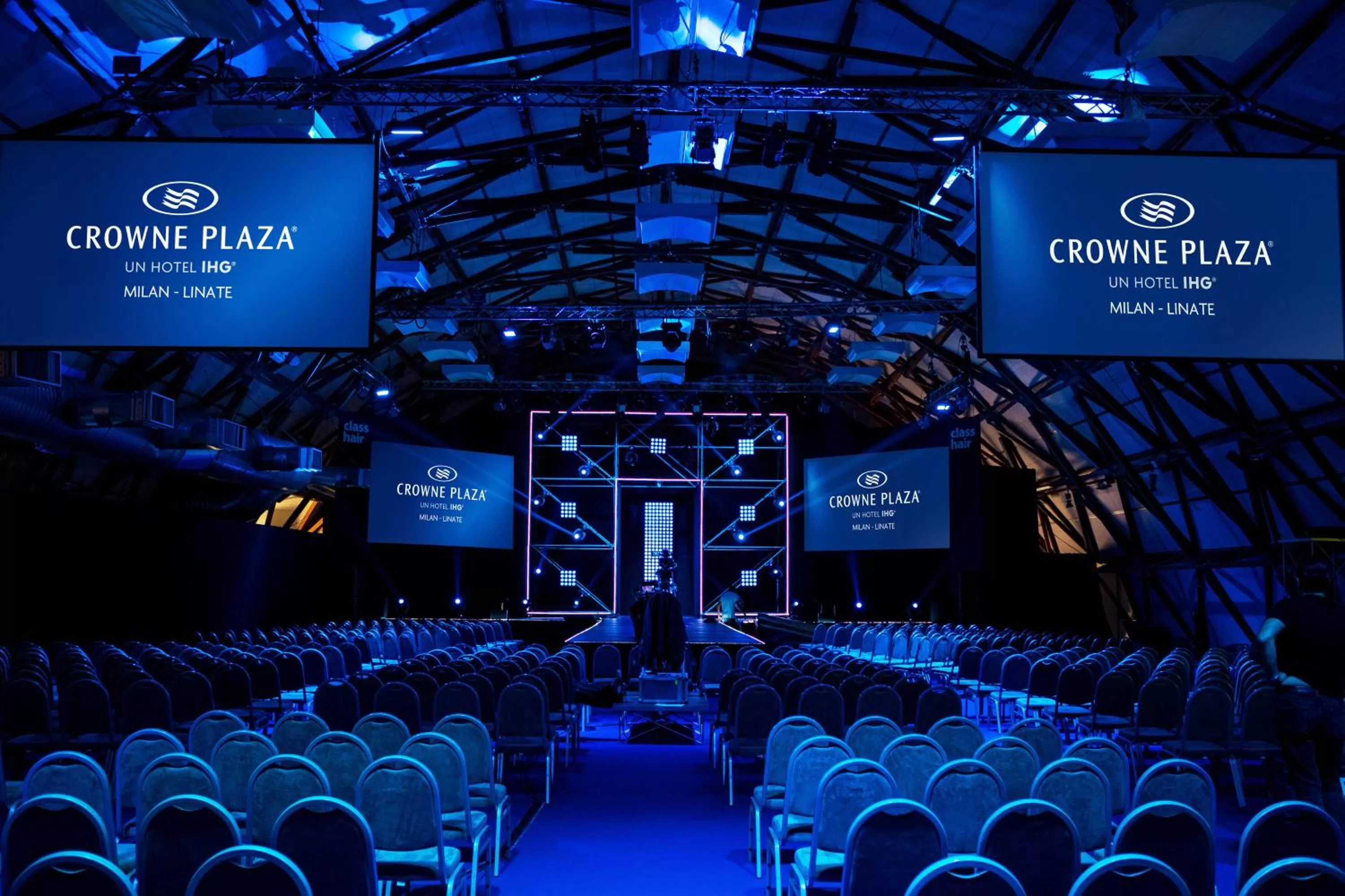 Lobby or reception in Crowne Plaza Milan Linate by IHG