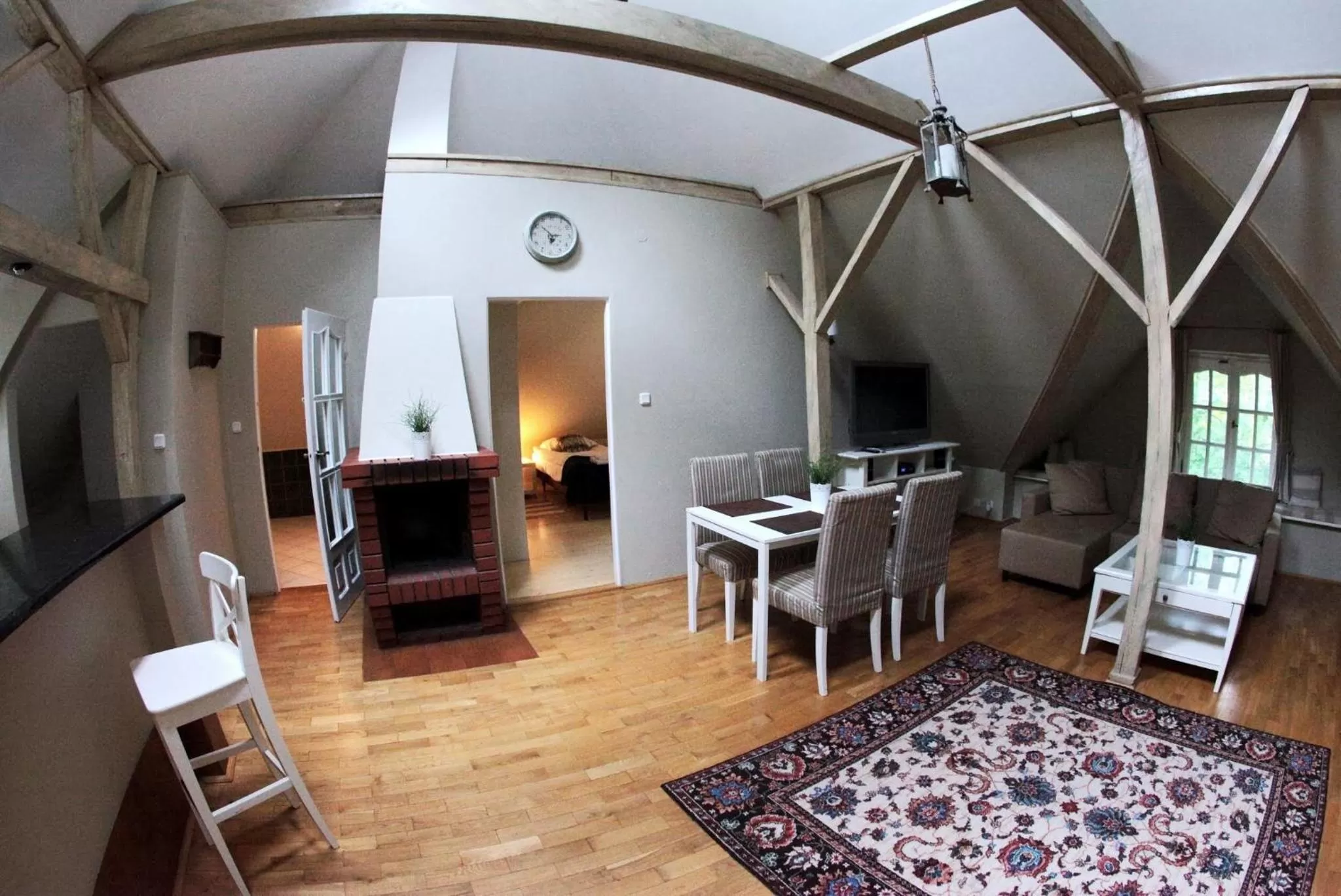 Living room in Dedek Park - historyczny dworek w pięknym Parku Skaryszewskim obok Stadionu Narodowego