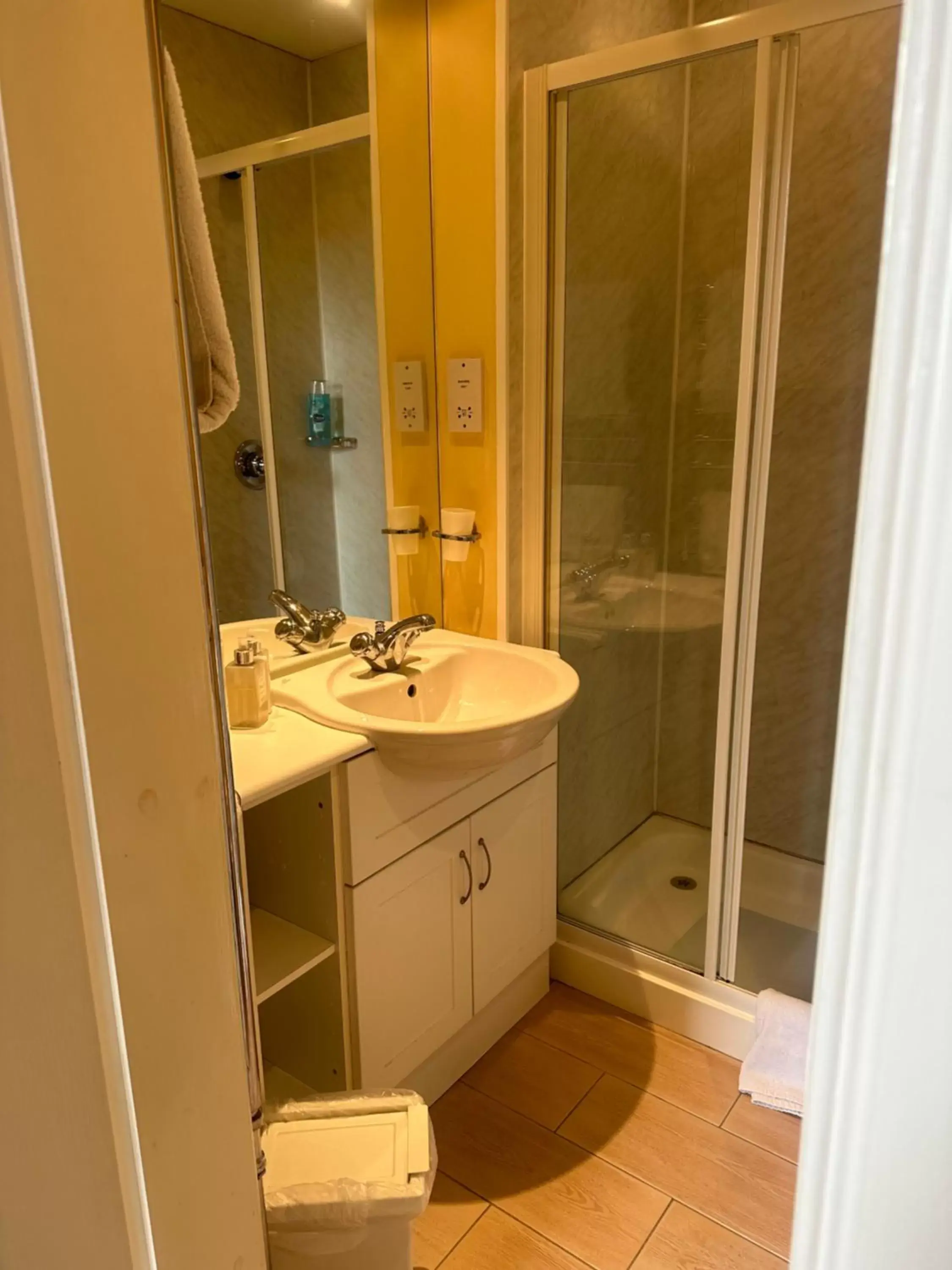 Twin Room in 36 TheMall Twin Room in 36 TheMall