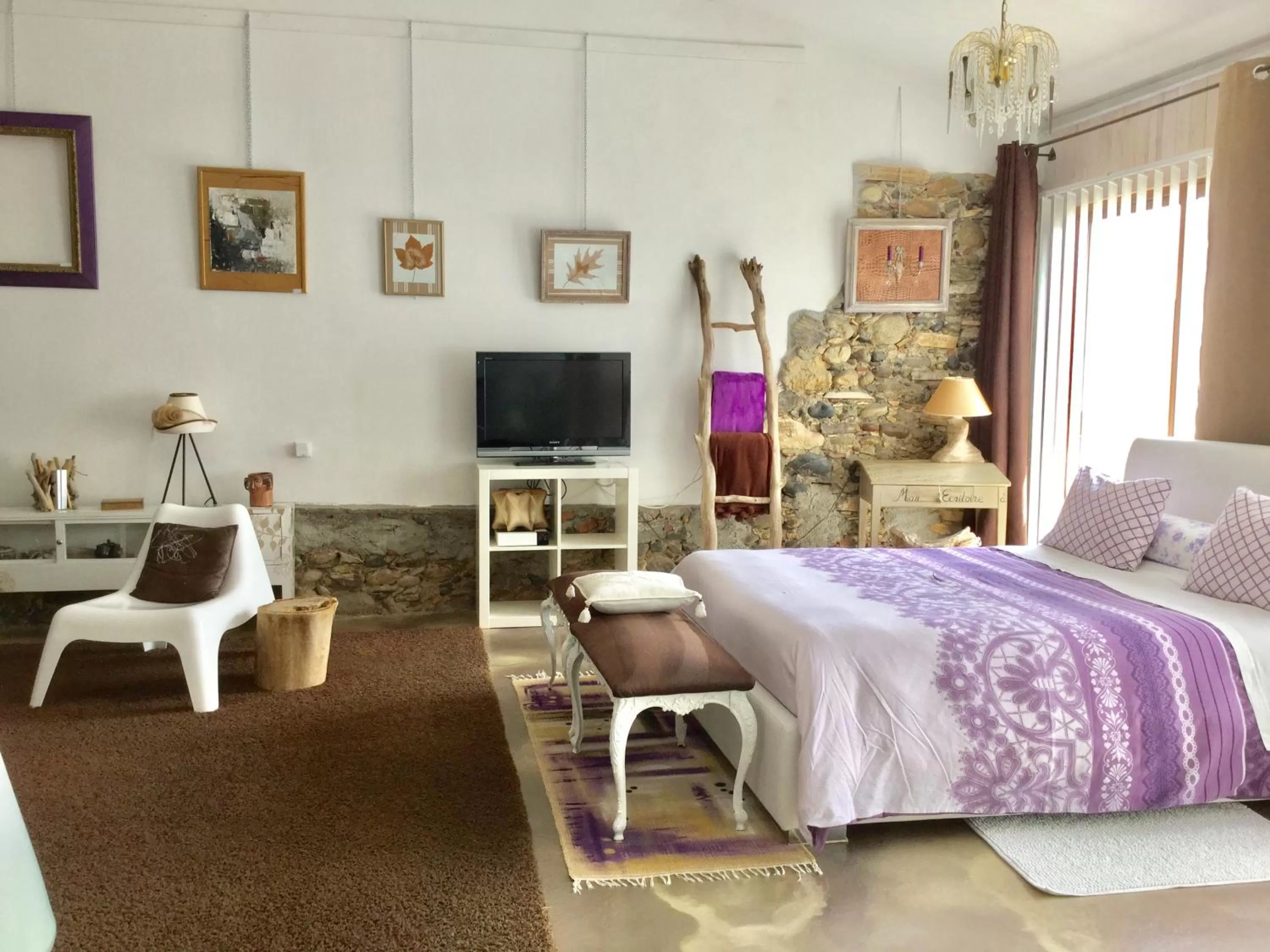 Living room, Bed in Loft Atypique