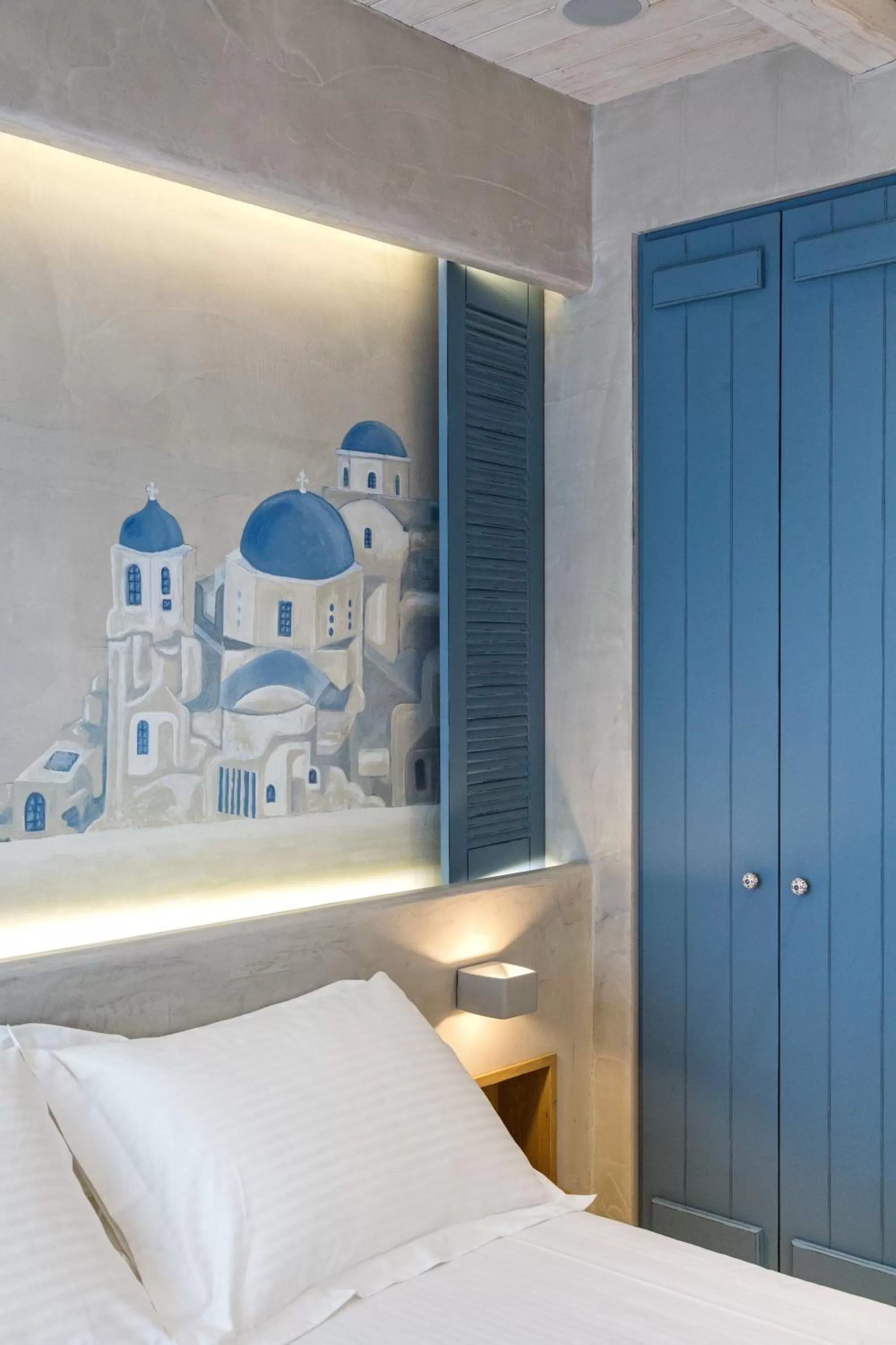 wardrobe, Bed in Estia Boutique Apartments